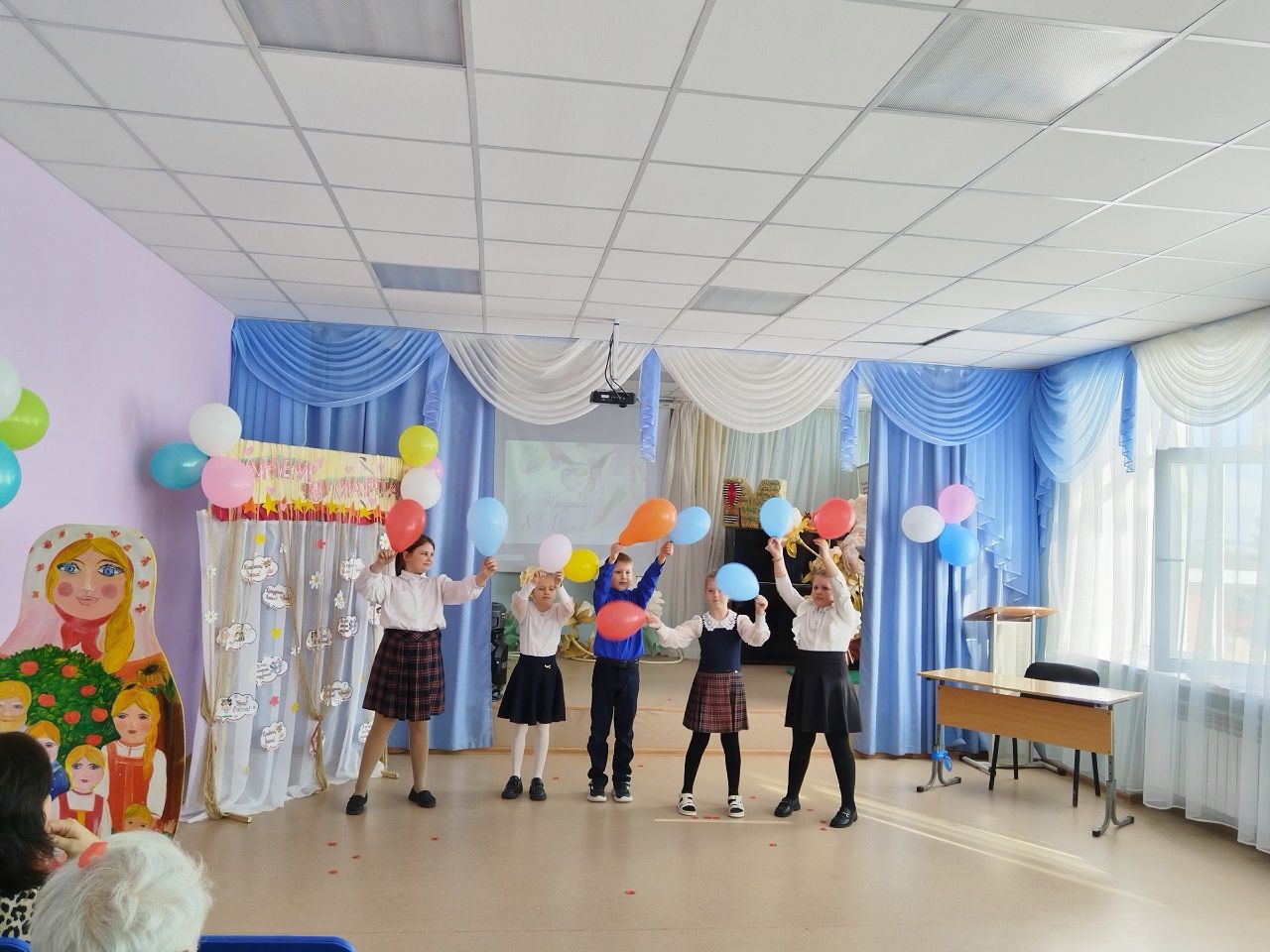 К Международному женскому дню в Лаишевском районе подготовили яркую концертную программу