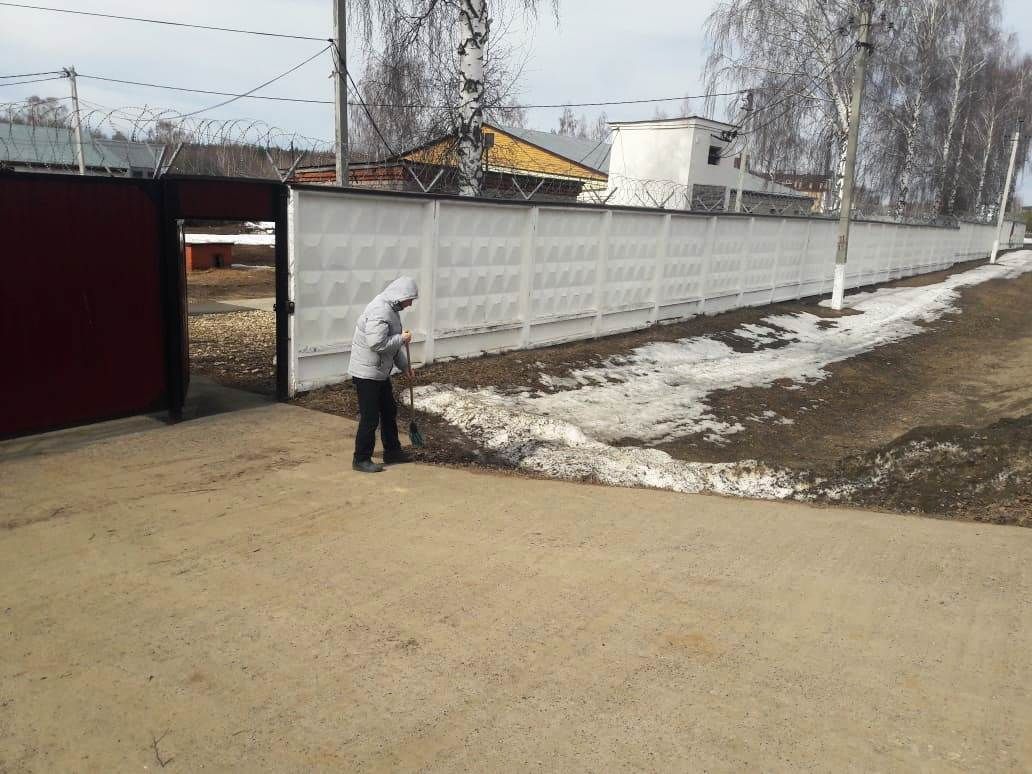 Присоединились к участникам субботника сотрудники Крмплекса-52