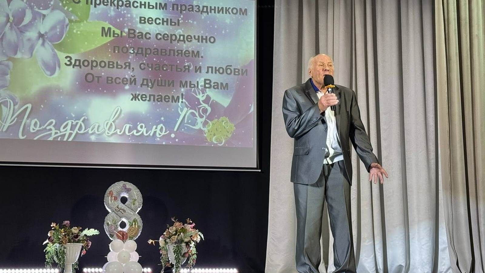 Лаеш районында хатын-кызлар бәйрәменә ирләр концерт оештырды