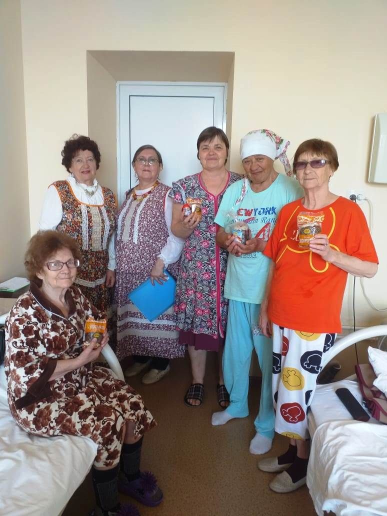 Волонтеры Ордена Милосердия поздравили пациентов Лаишевской больницы с Пасхой