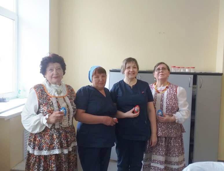 Волонтеры Ордена Милосердия поздравили пациентов Лаишевской больницы с Пасхой