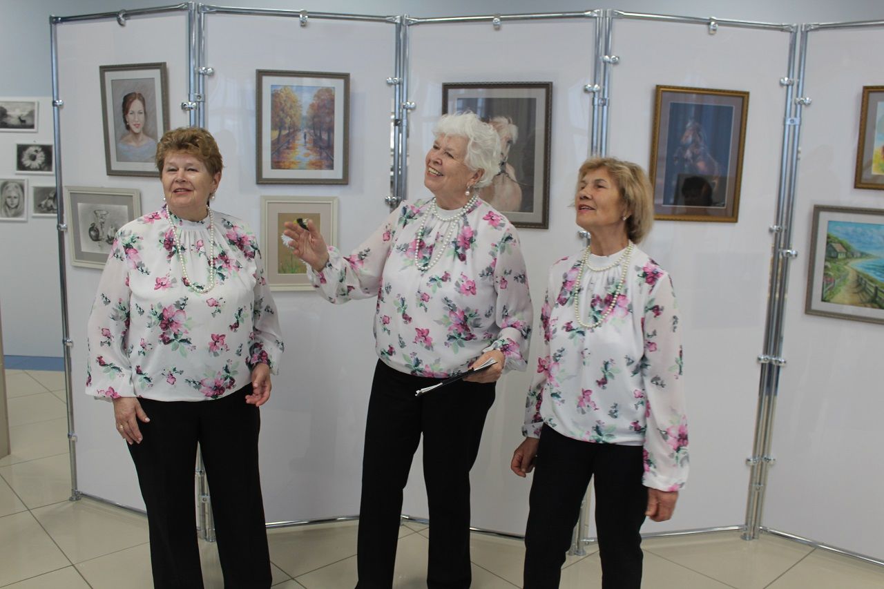 Лаишевская художница Ольга Довбыш провела третью выставку своих картин «Отражение»