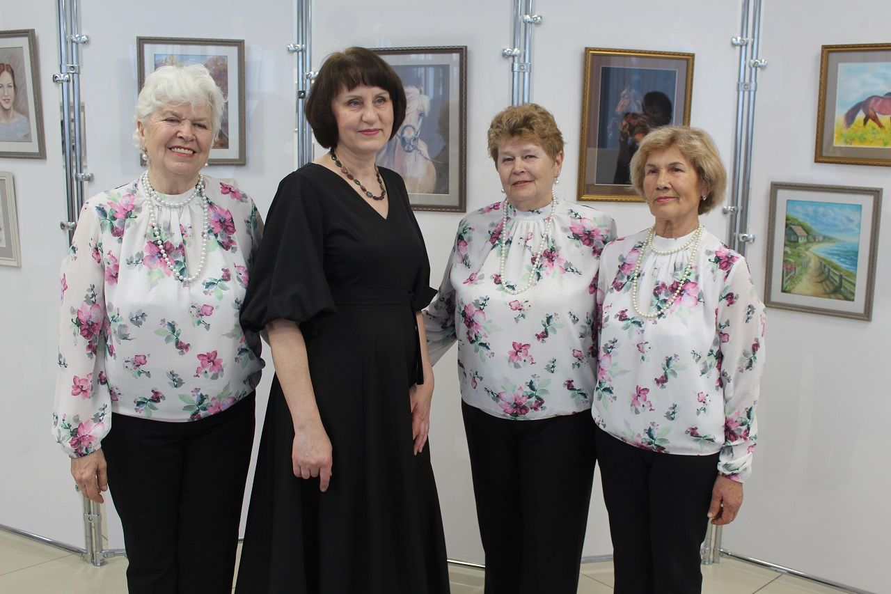 Лаишевская художница Ольга Довбыш провела третью выставку своих картин «Отражение»