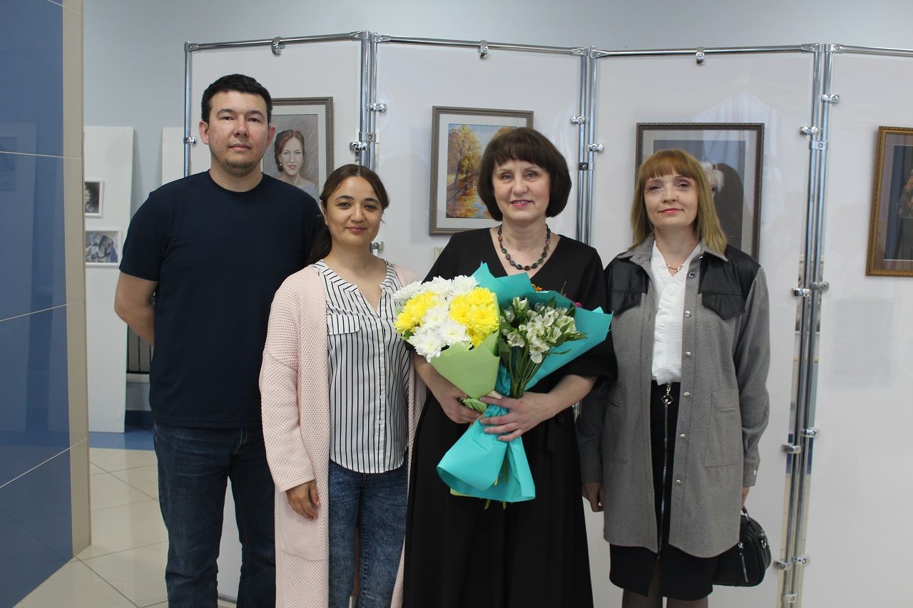 Лаишевская художница Ольга Довбыш провела третью выставку своих картин «Отражение»