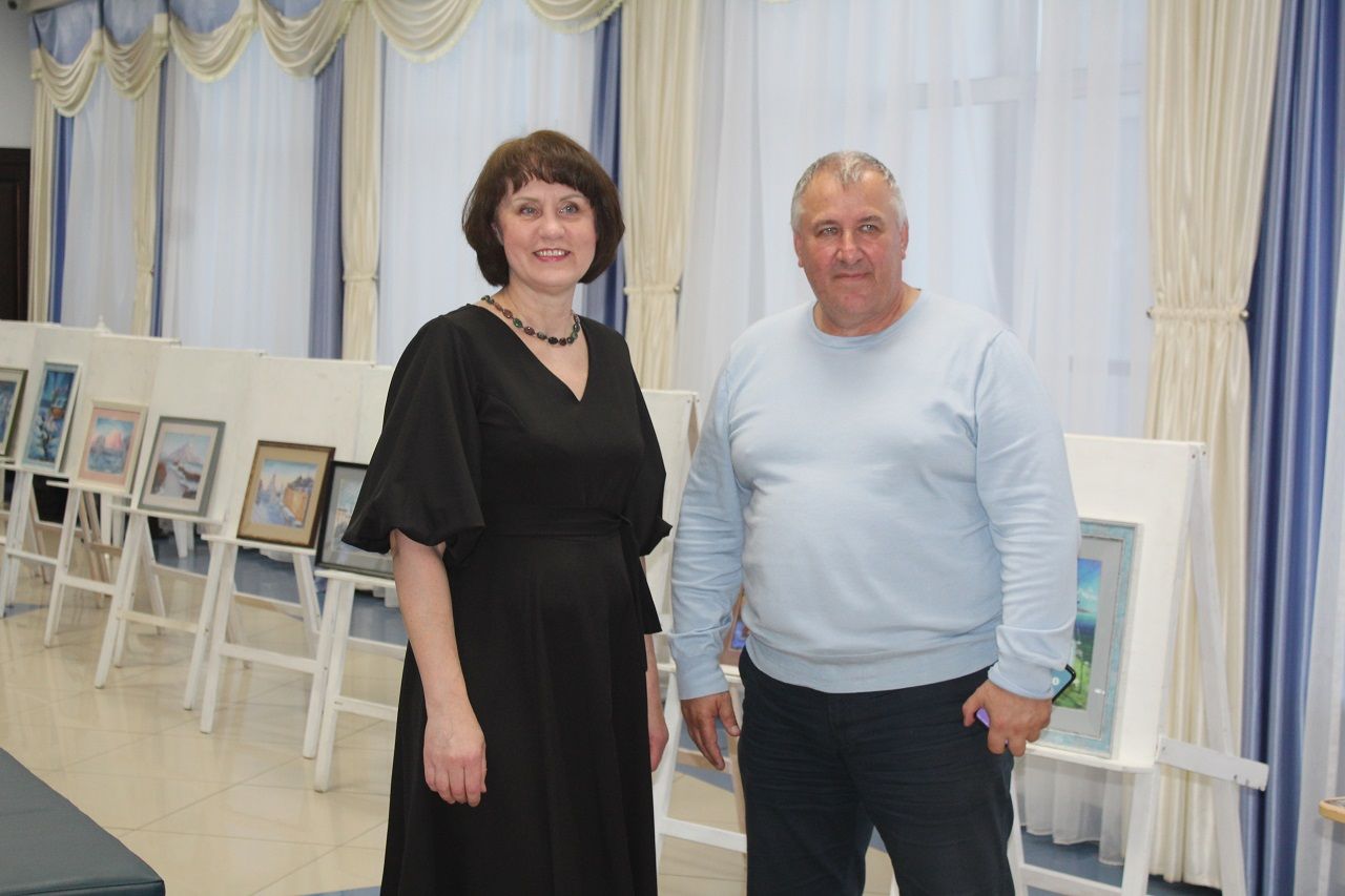 Лаишевская художница Ольга Довбыш провела третью выставку своих картин «Отражение»