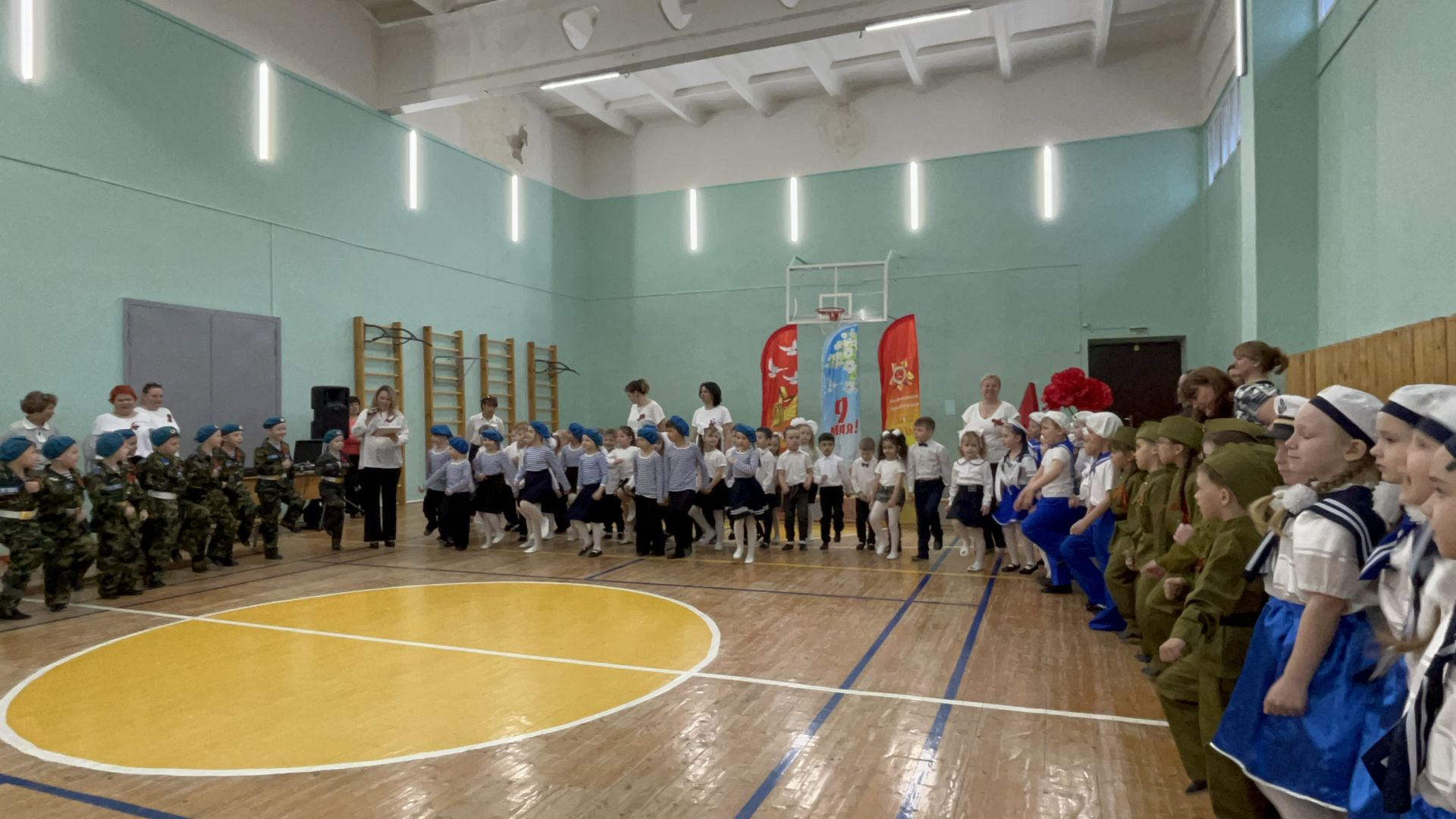 В Лаишеве прошел смотр строя и песни дошкольников