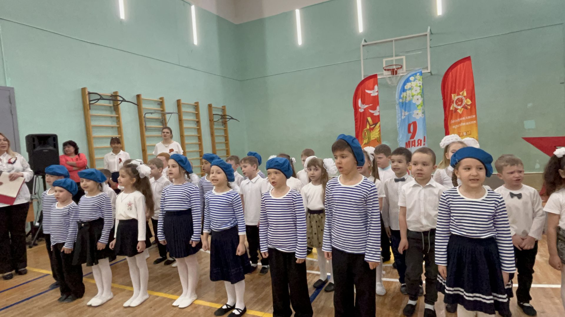 В Лаишеве прошел смотр строя и песни дошкольников