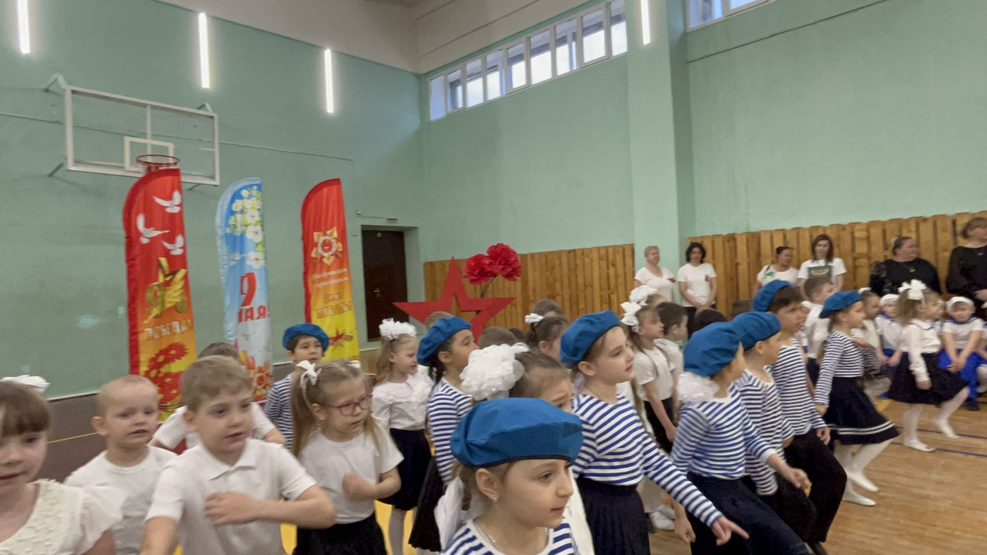 В Лаишеве прошел смотр строя и песни дошкольников