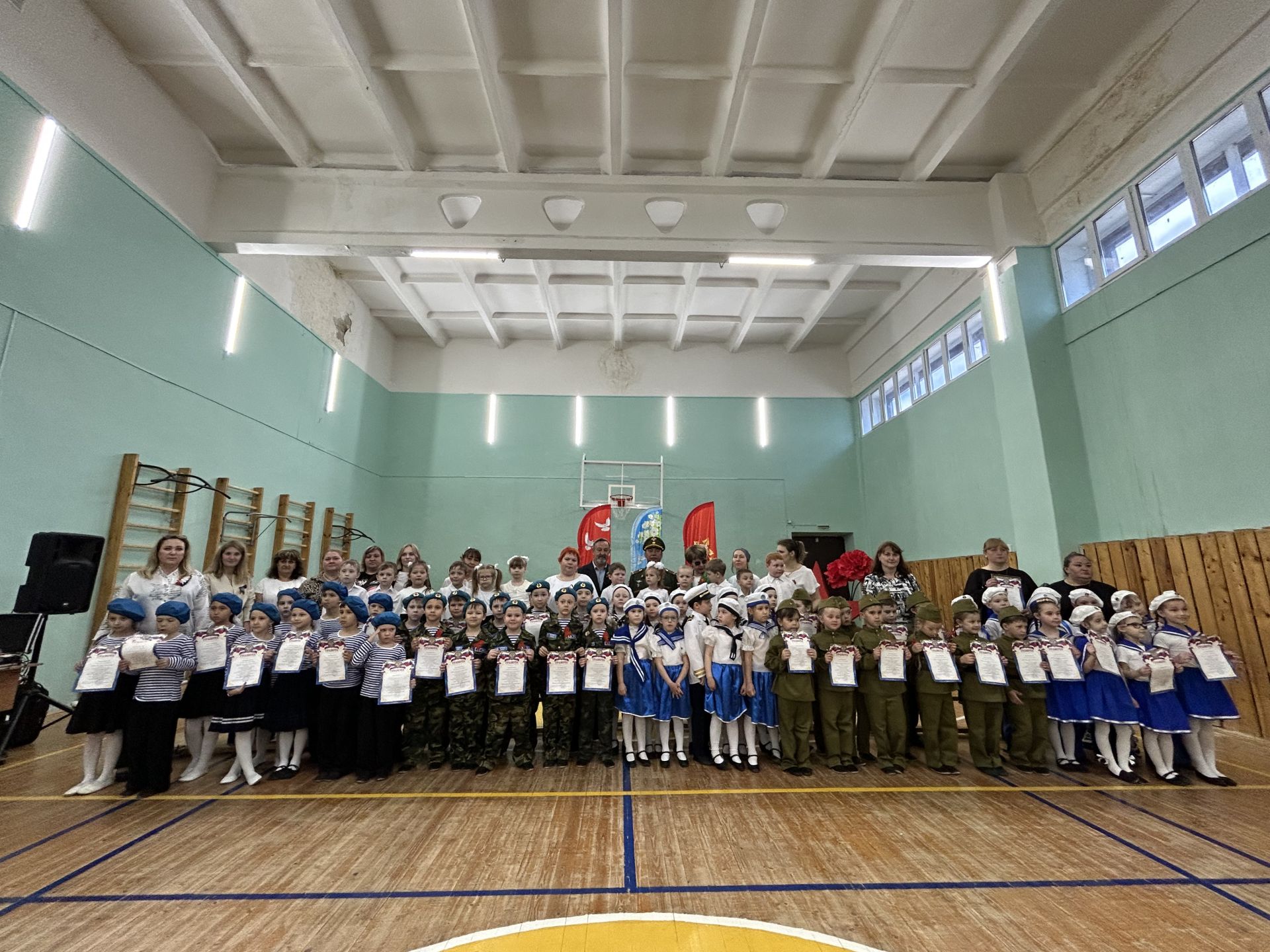 В Лаишеве прошел смотр строя и песни дошкольников