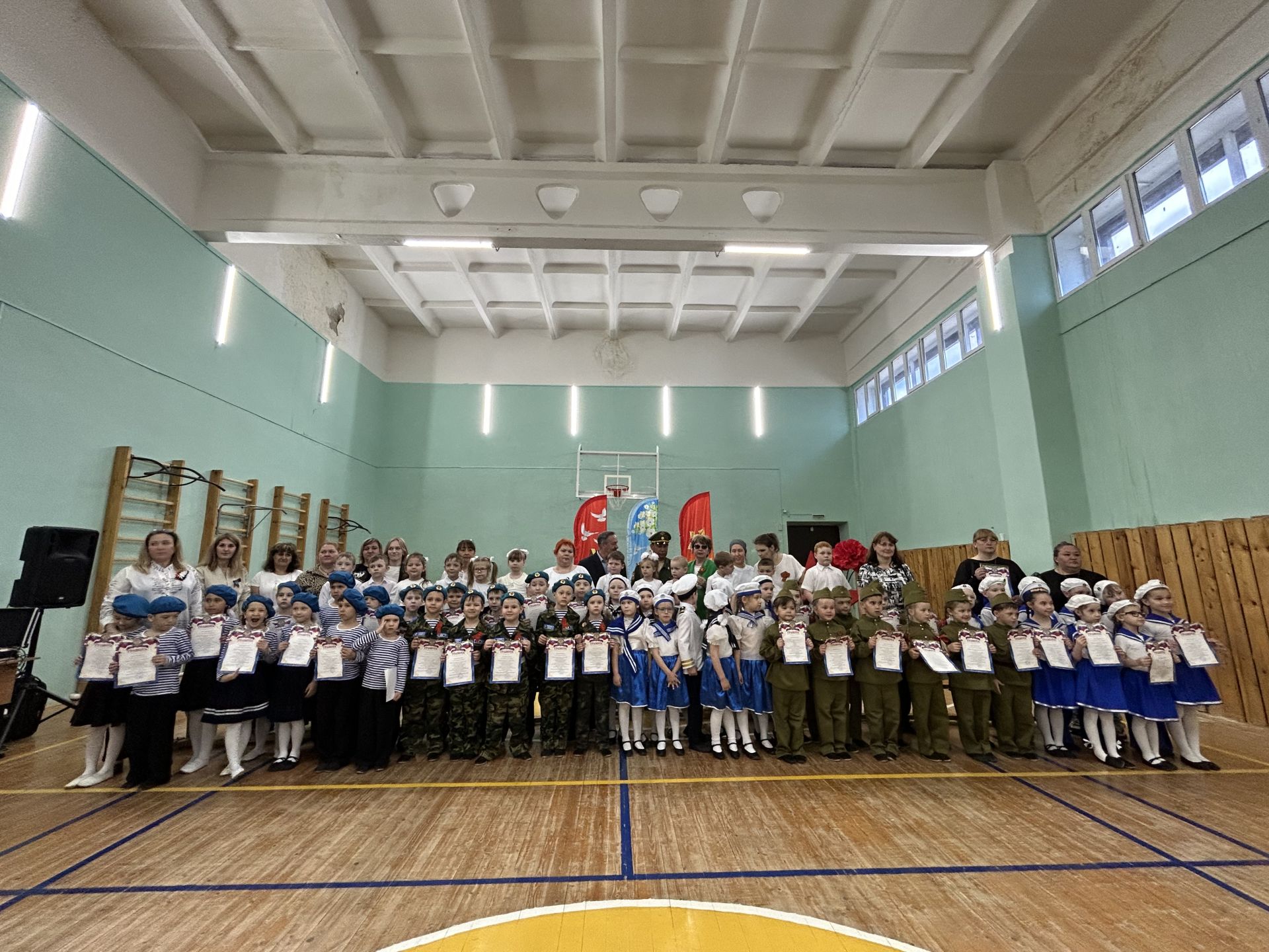 В Лаишеве прошел смотр строя и песни дошкольников