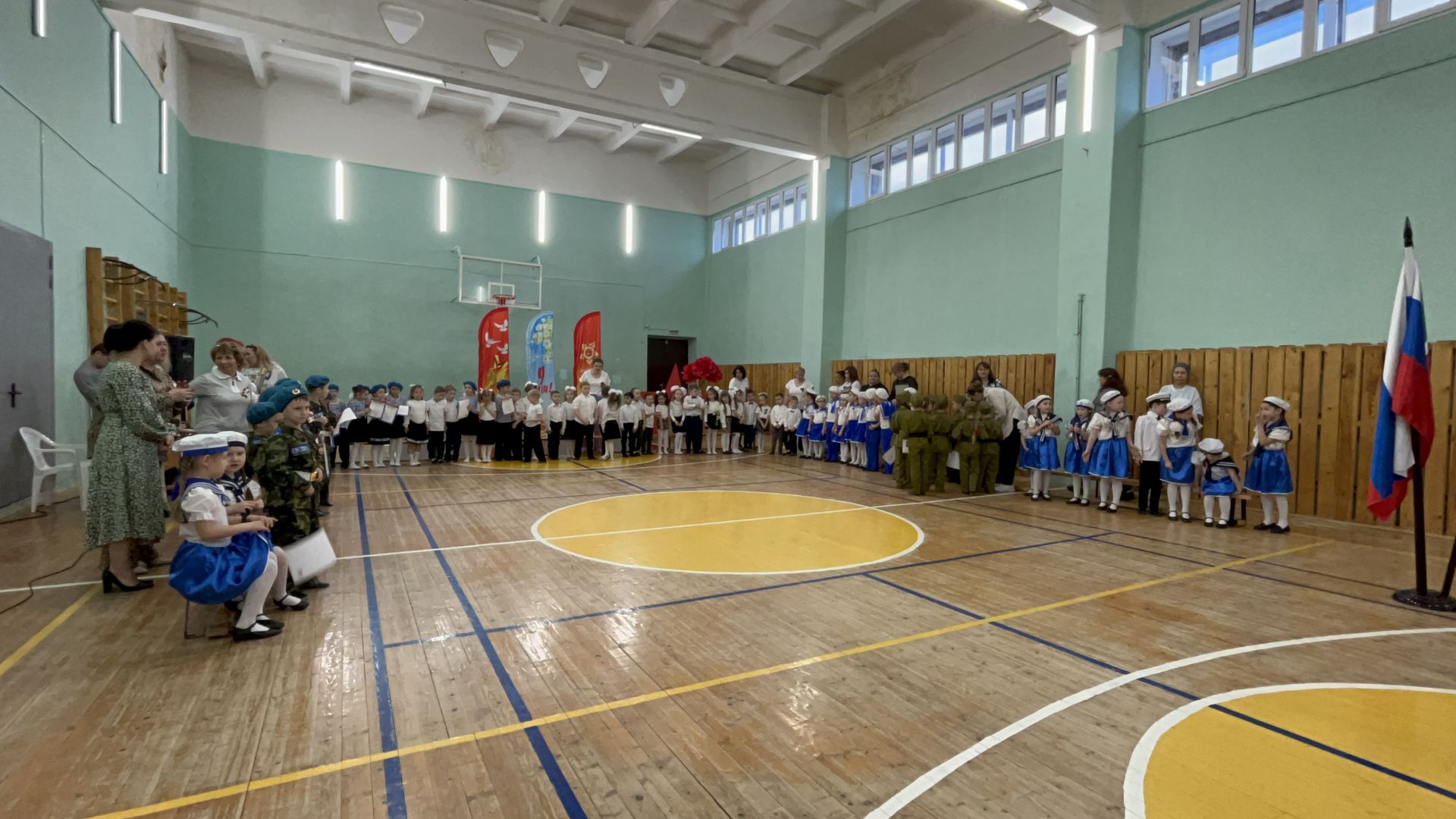 В Лаишеве прошел смотр строя и песни дошкольников