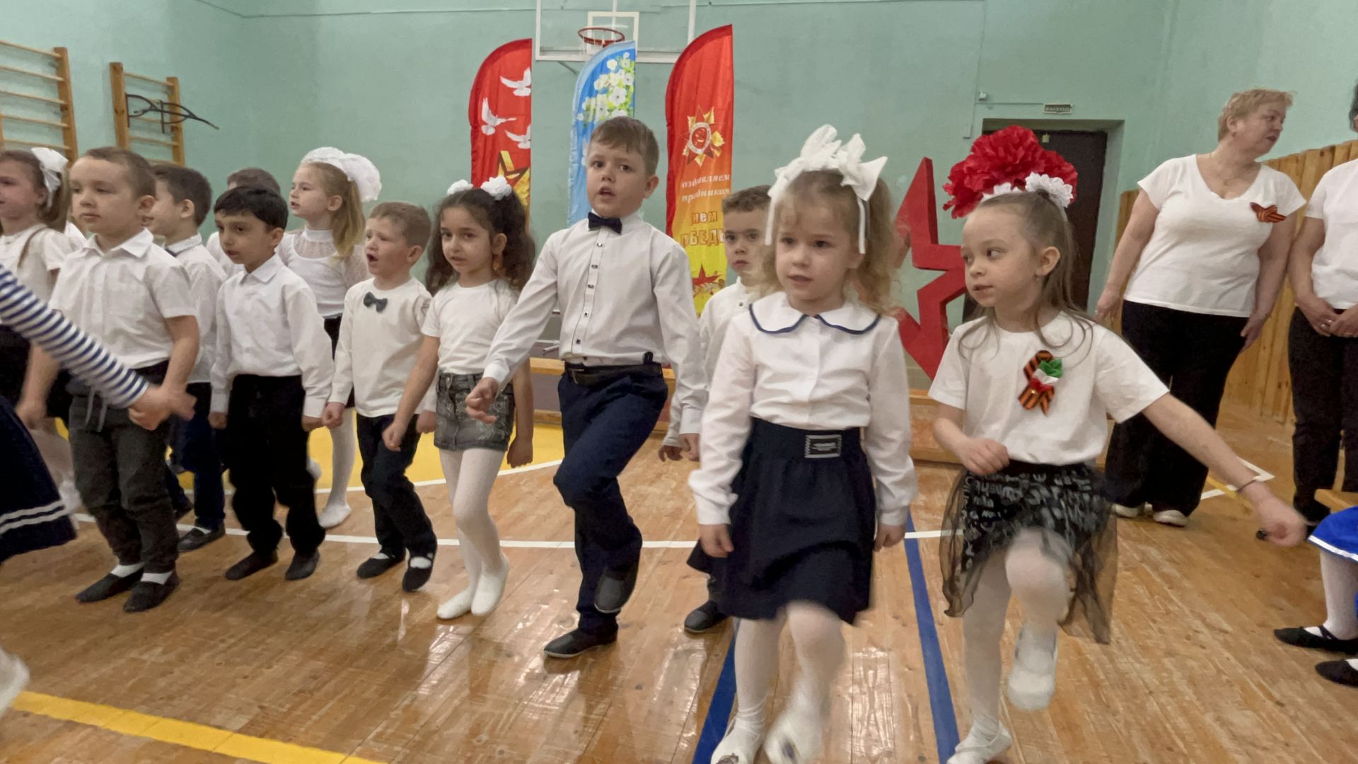 В Лаишеве прошел смотр строя и песни дошкольников