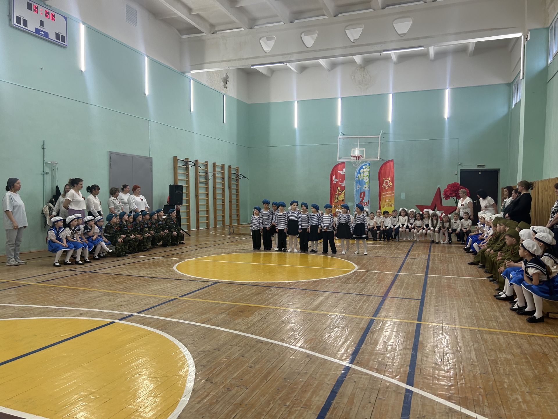 В Лаишеве прошел смотр строя и песни дошкольников