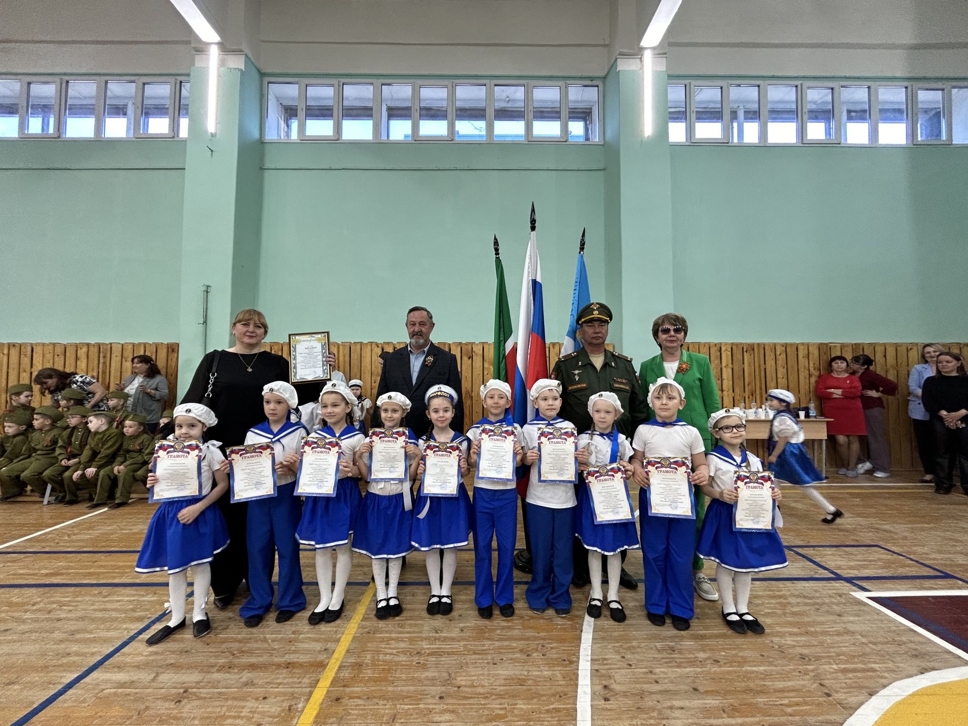 В Лаишеве прошел смотр строя и песни дошкольников