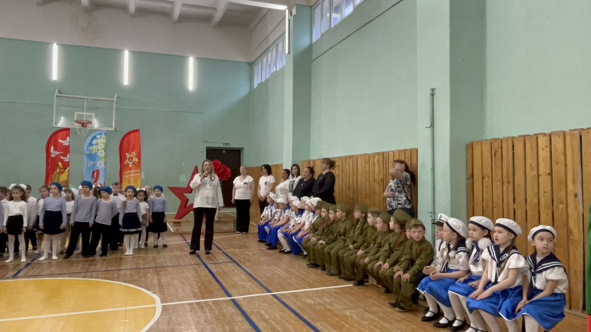 В Лаишеве прошел смотр строя и песни дошкольников