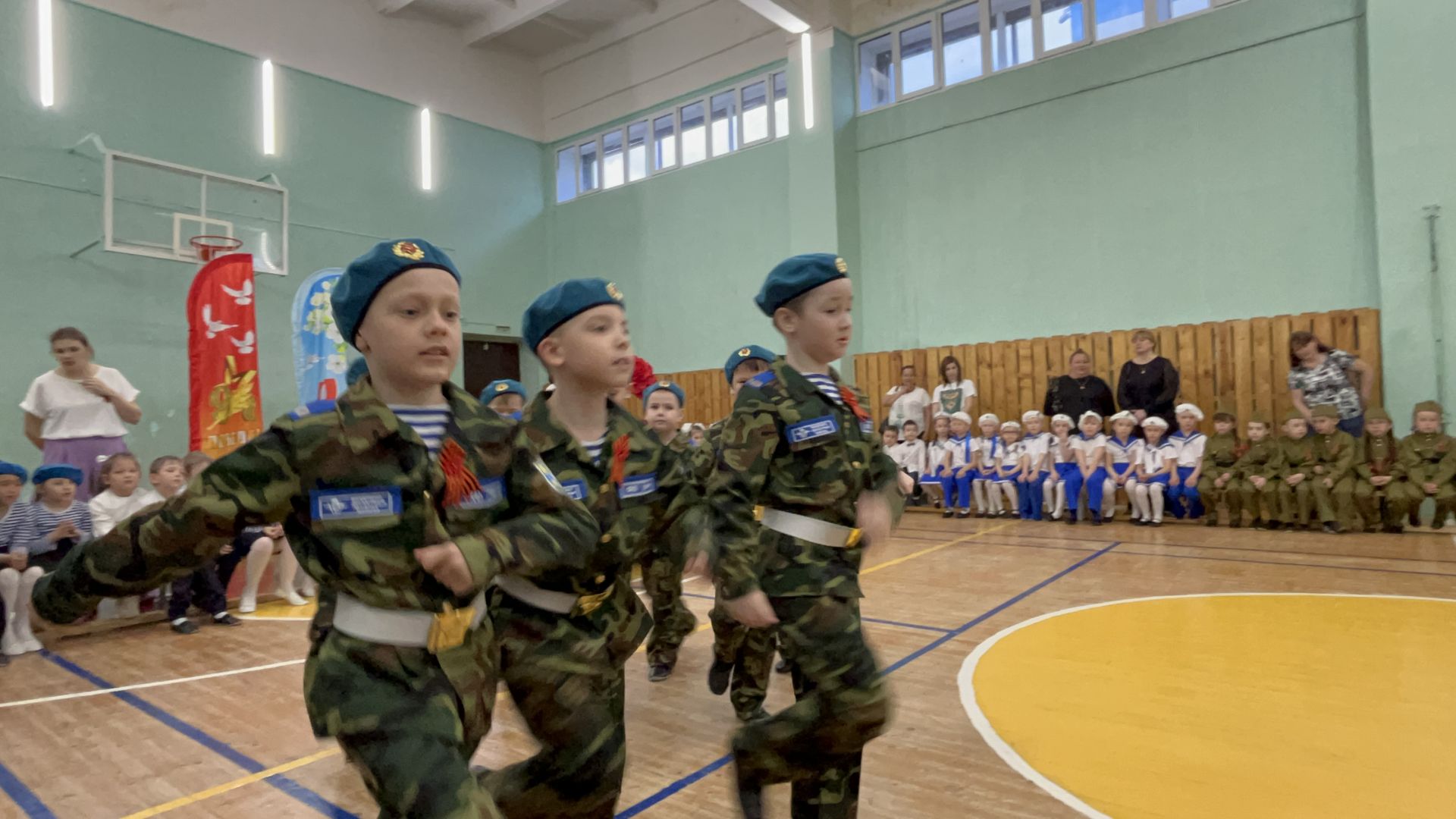 В Лаишеве прошел смотр строя и песни дошкольников
