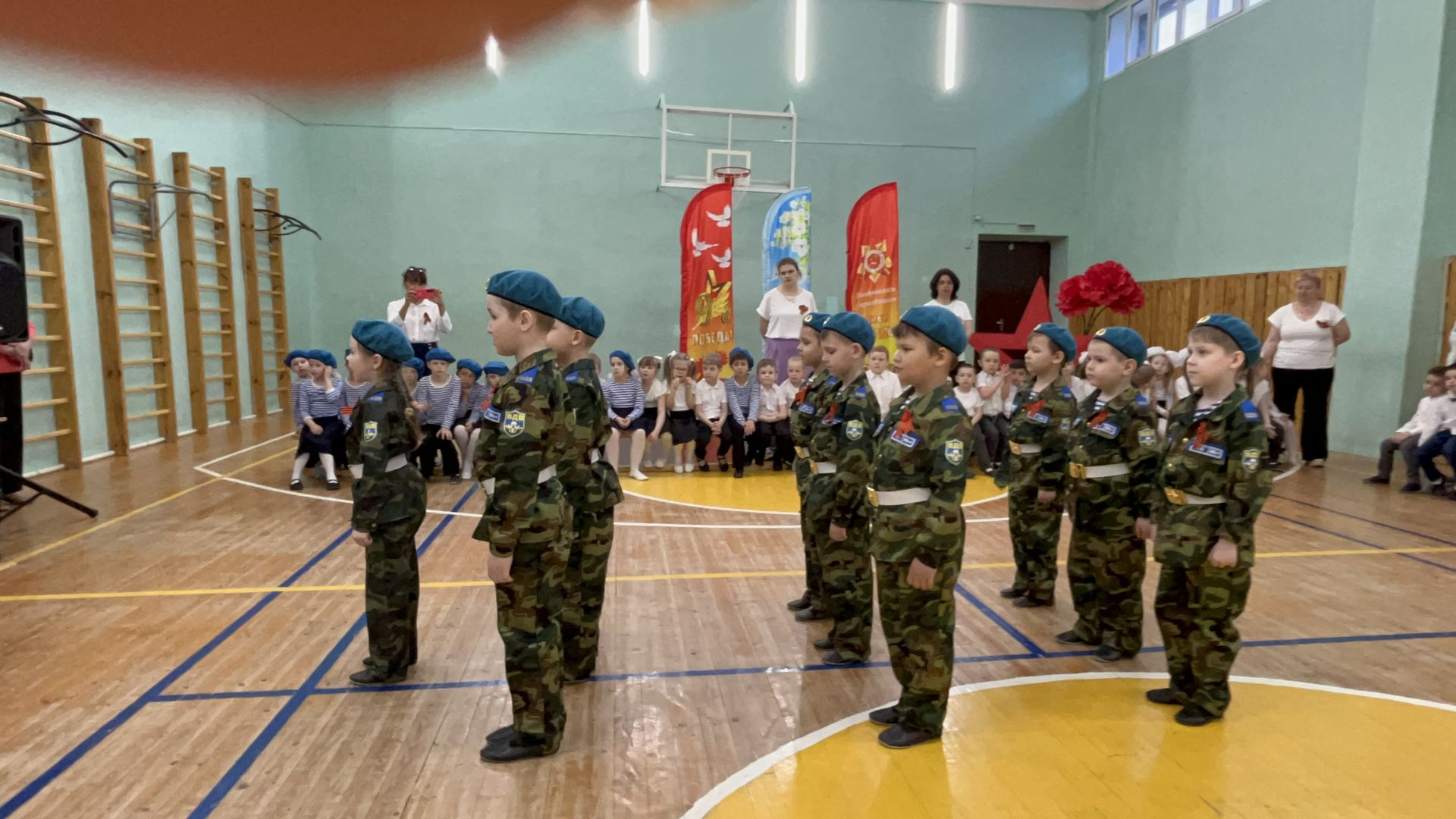 В Лаишеве прошел смотр строя и песни дошкольников