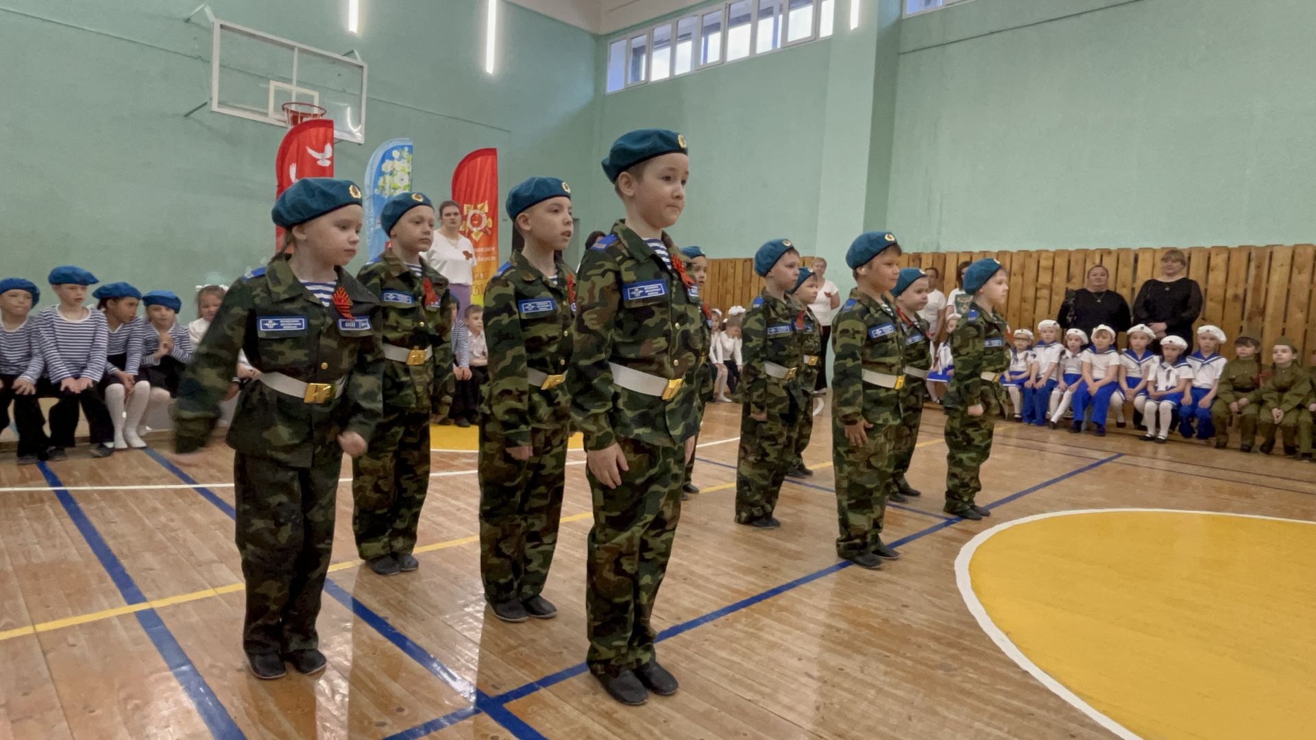 В Лаишеве прошел смотр строя и песни дошкольников