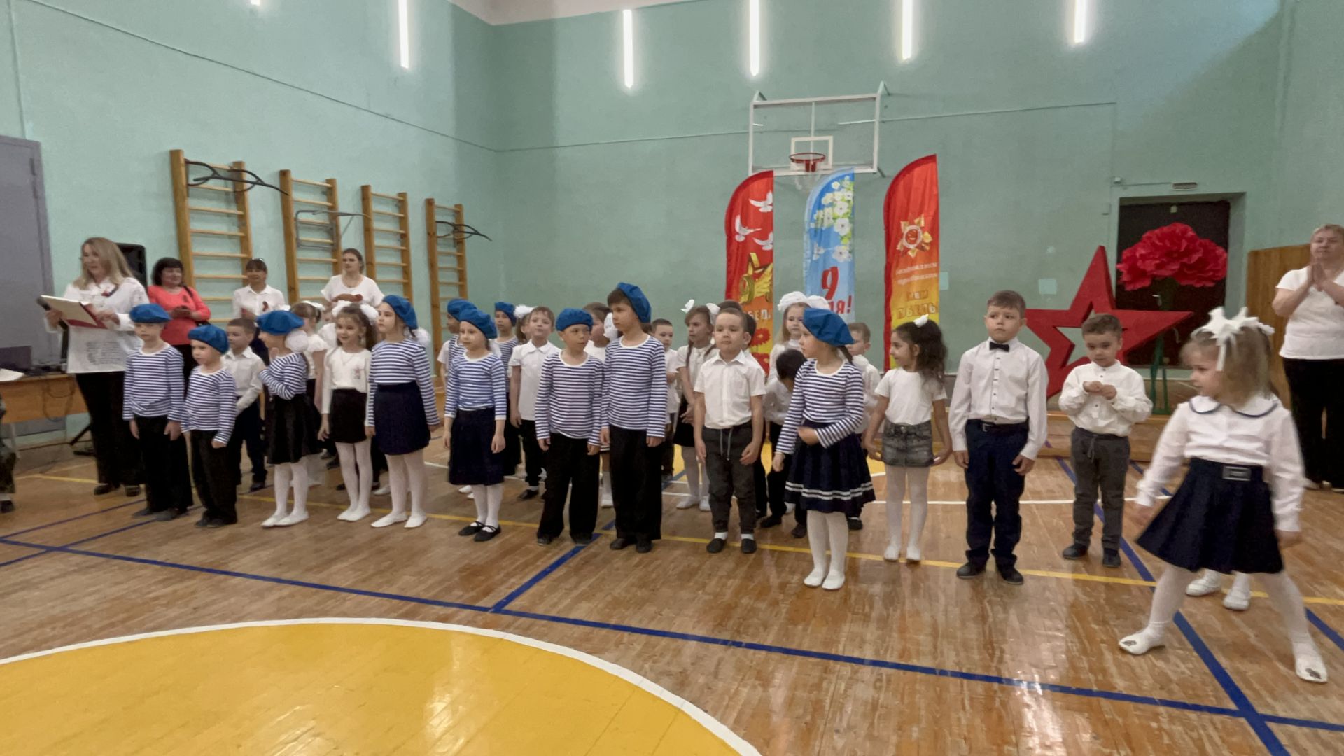 В Лаишеве прошел смотр строя и песни дошкольников