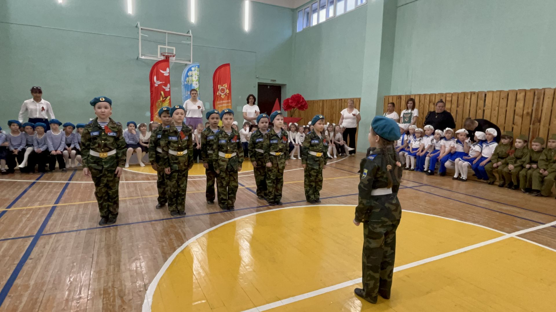 В Лаишеве прошел смотр строя и песни дошкольников