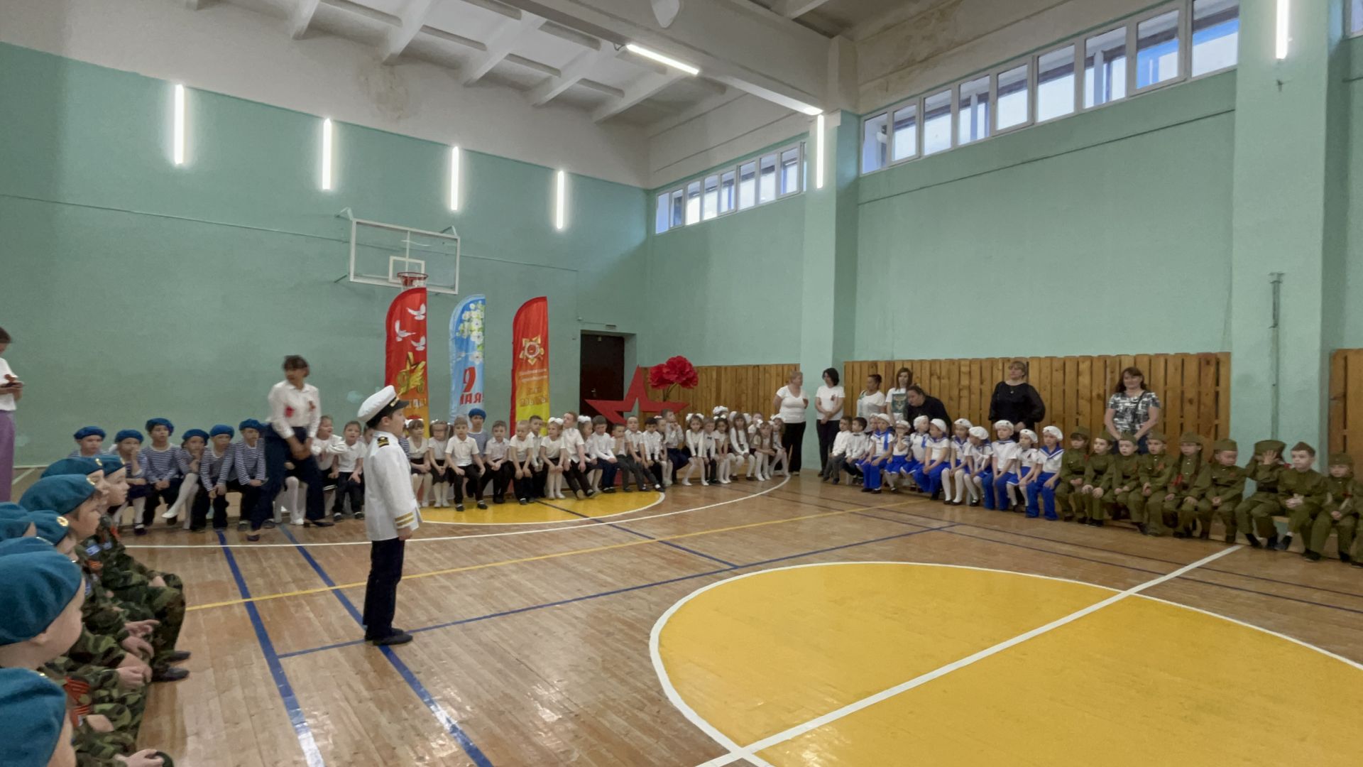 В Лаишеве прошел смотр строя и песни дошкольников