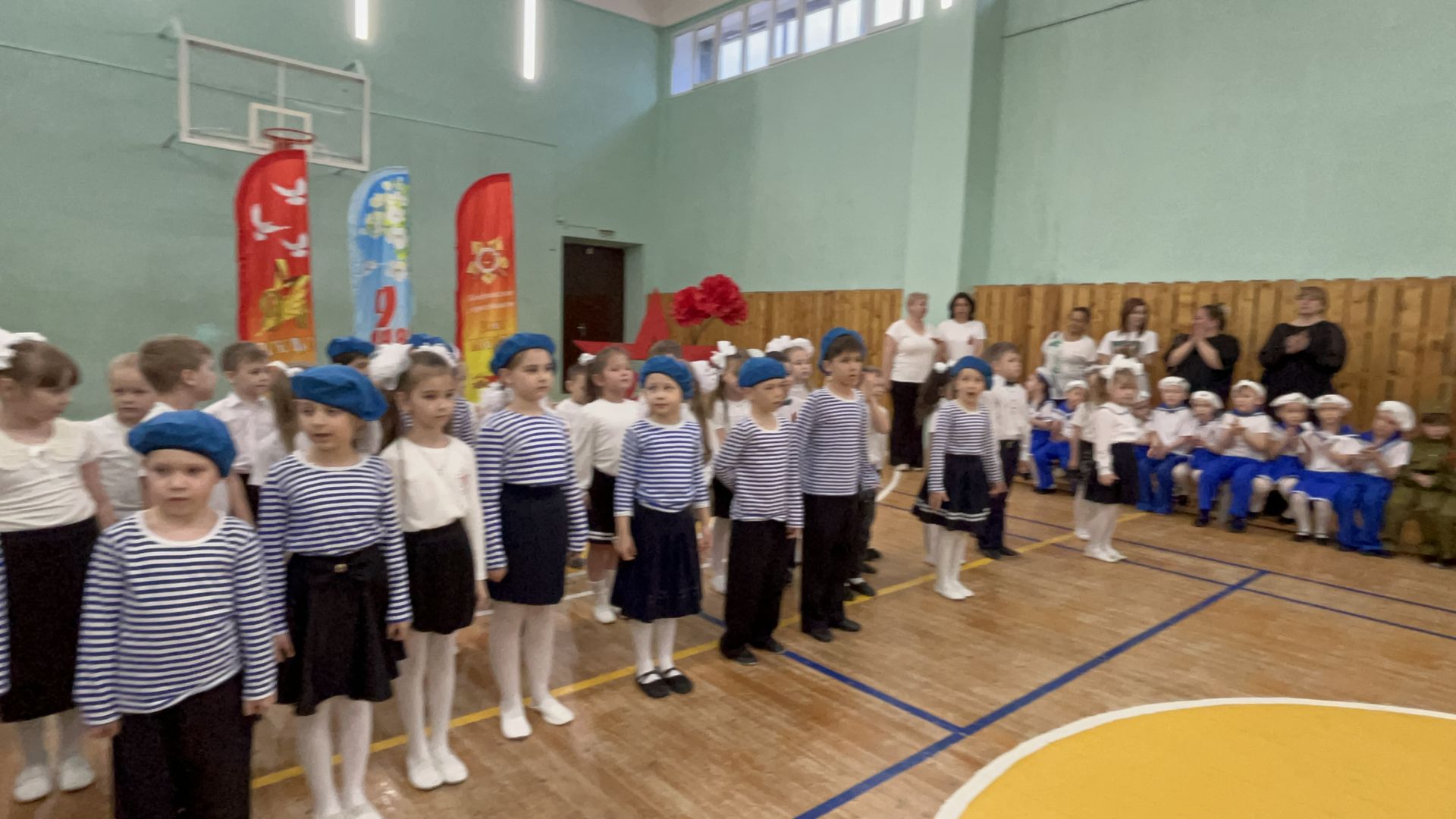 В Лаишеве прошел смотр строя и песни дошкольников