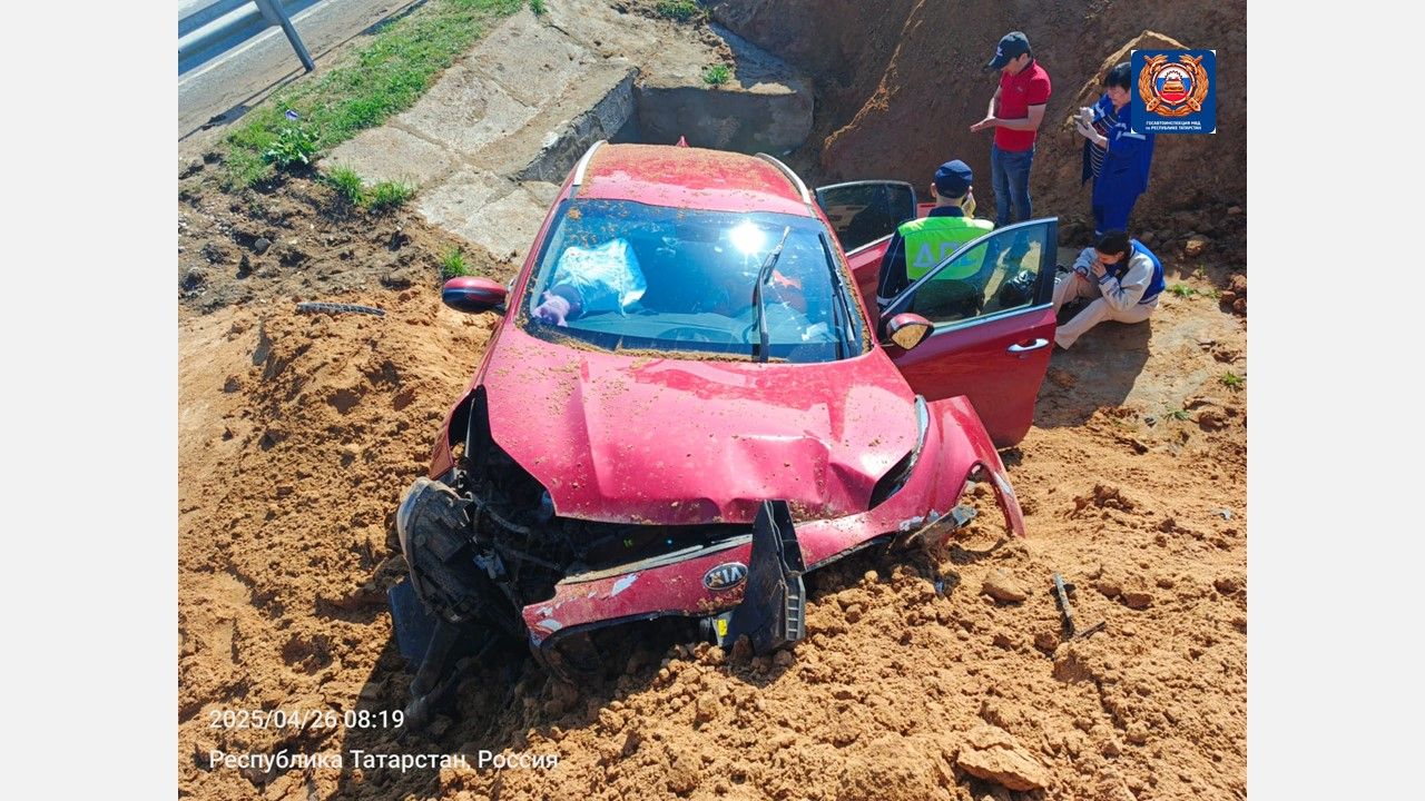 На трассе Казань-Оренбург невнимательность за рулем привела к аварии с пострадавшими