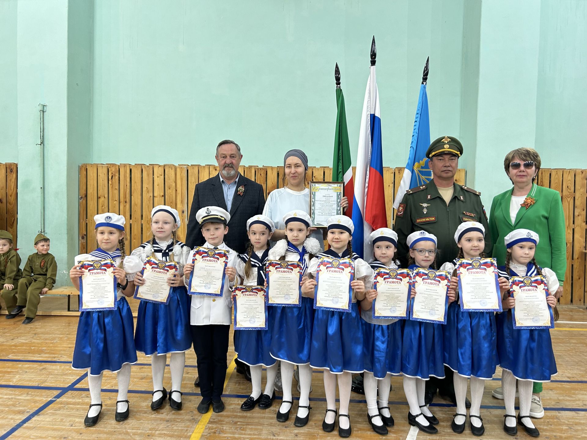 В Лаишеве прошел смотр строя и песни дошкольников