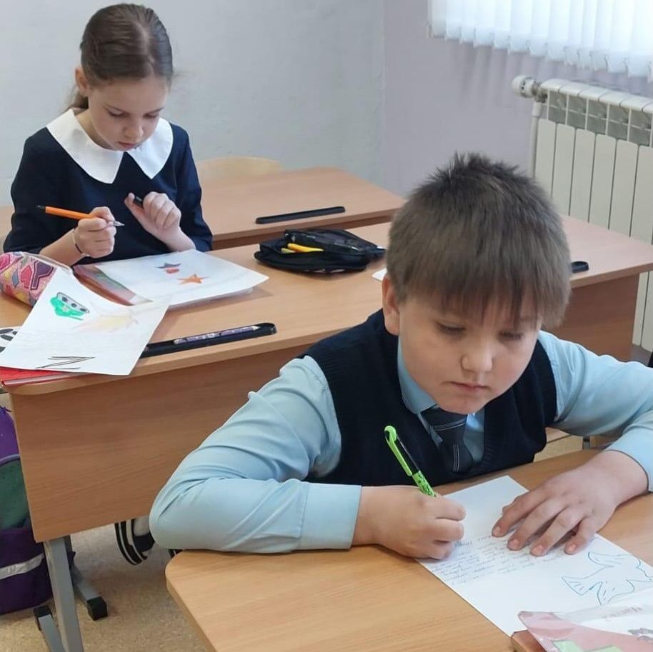 Учащиеся Лаишевского района выразили благодарность воинам СВО за службу