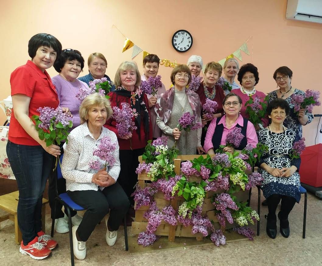 Праздник сирени объединил поэтов и любителей прекрасного