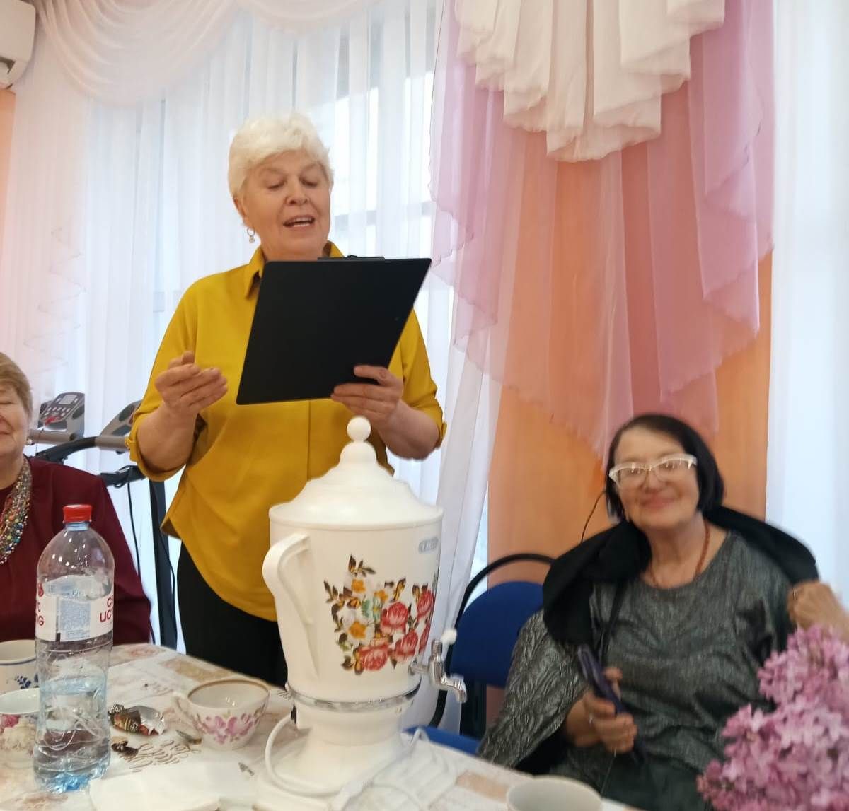 Праздник сирени объединил поэтов и любителей прекрасного