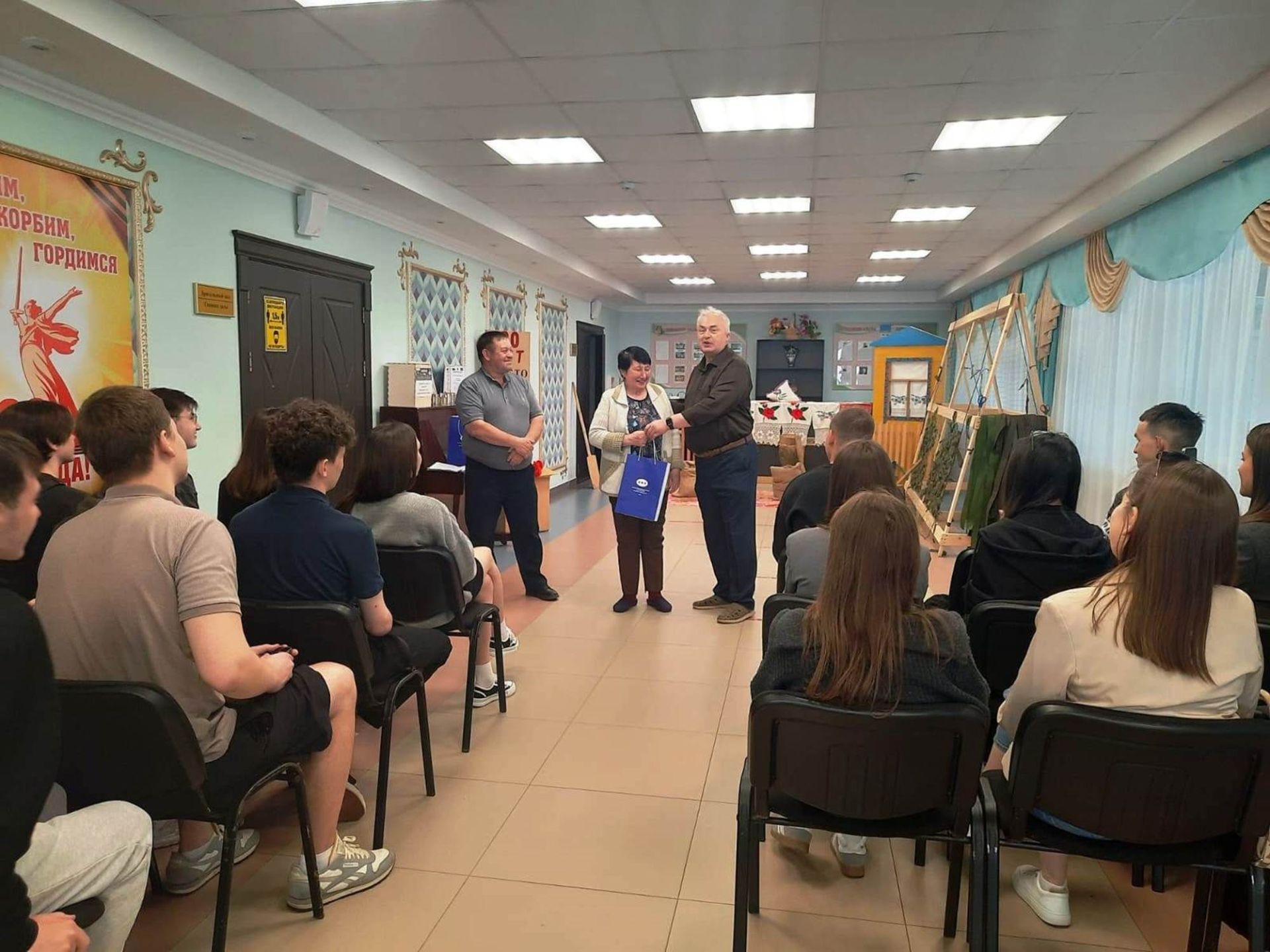В. Г. Тимирясов исемендәге КИУ студентлары Атабайда кунакта