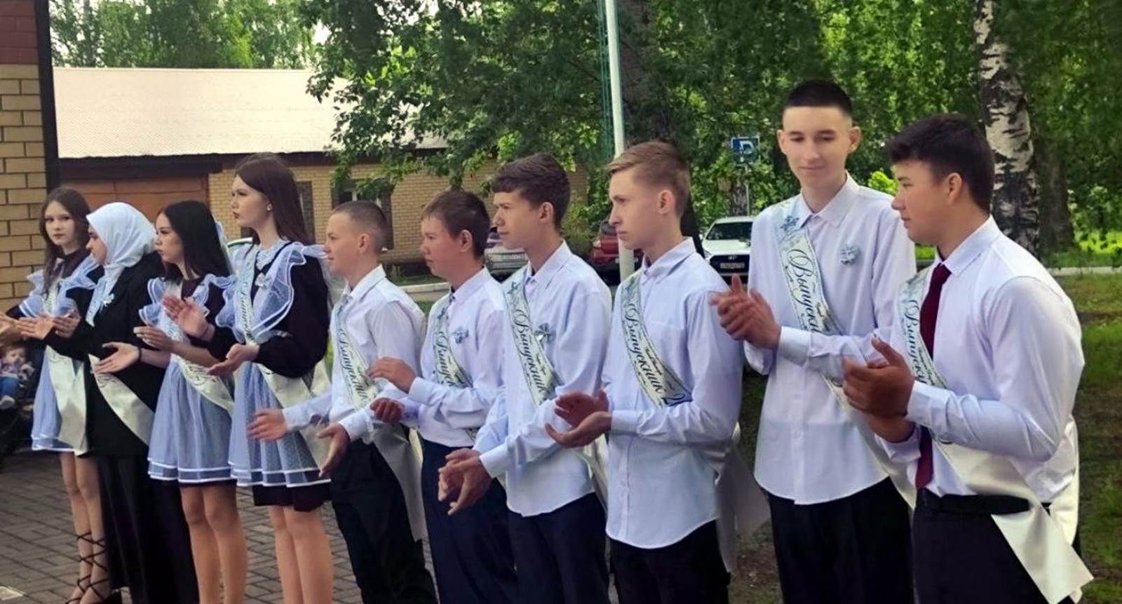 Рождествено мәктәбендә соңгы кыңгырау чыңлый