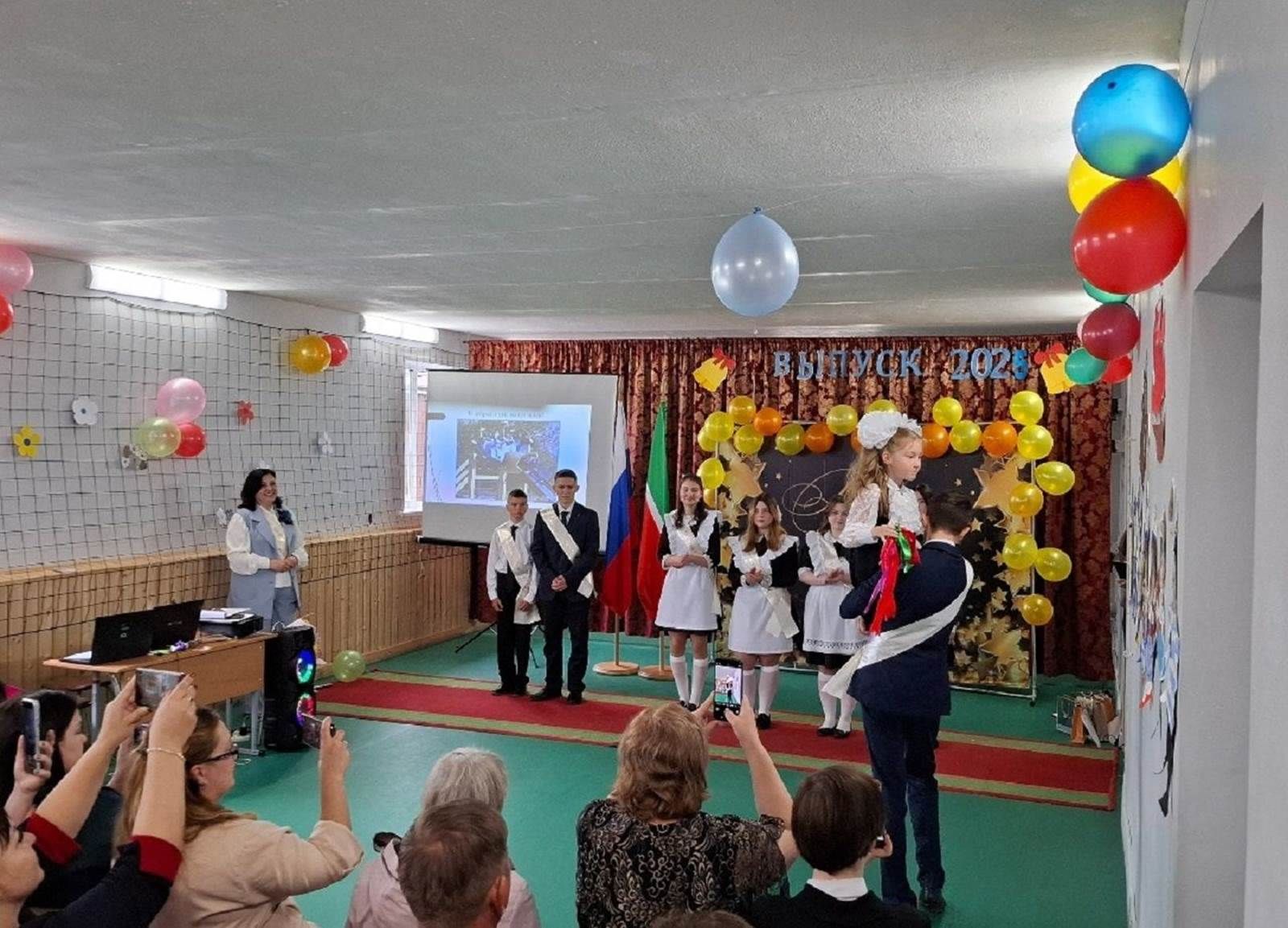Ташкирмән мәктәбендә соңгы кыңгырау