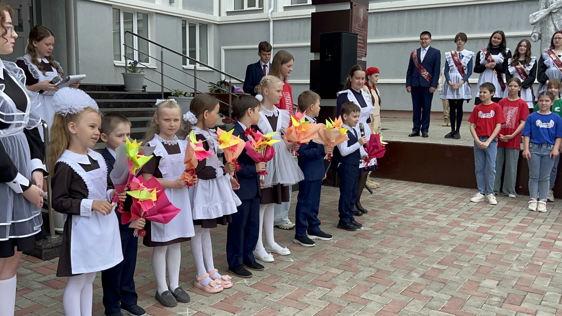 Последний звонок прозвенел в Лаишевской школе №2