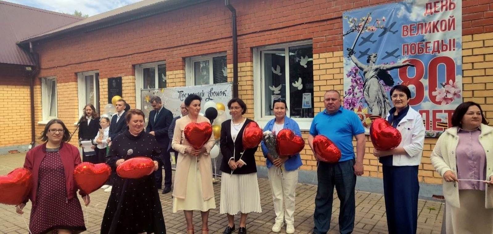 Рождествено мәктәбендә соңгы кыңгырау чыңлый