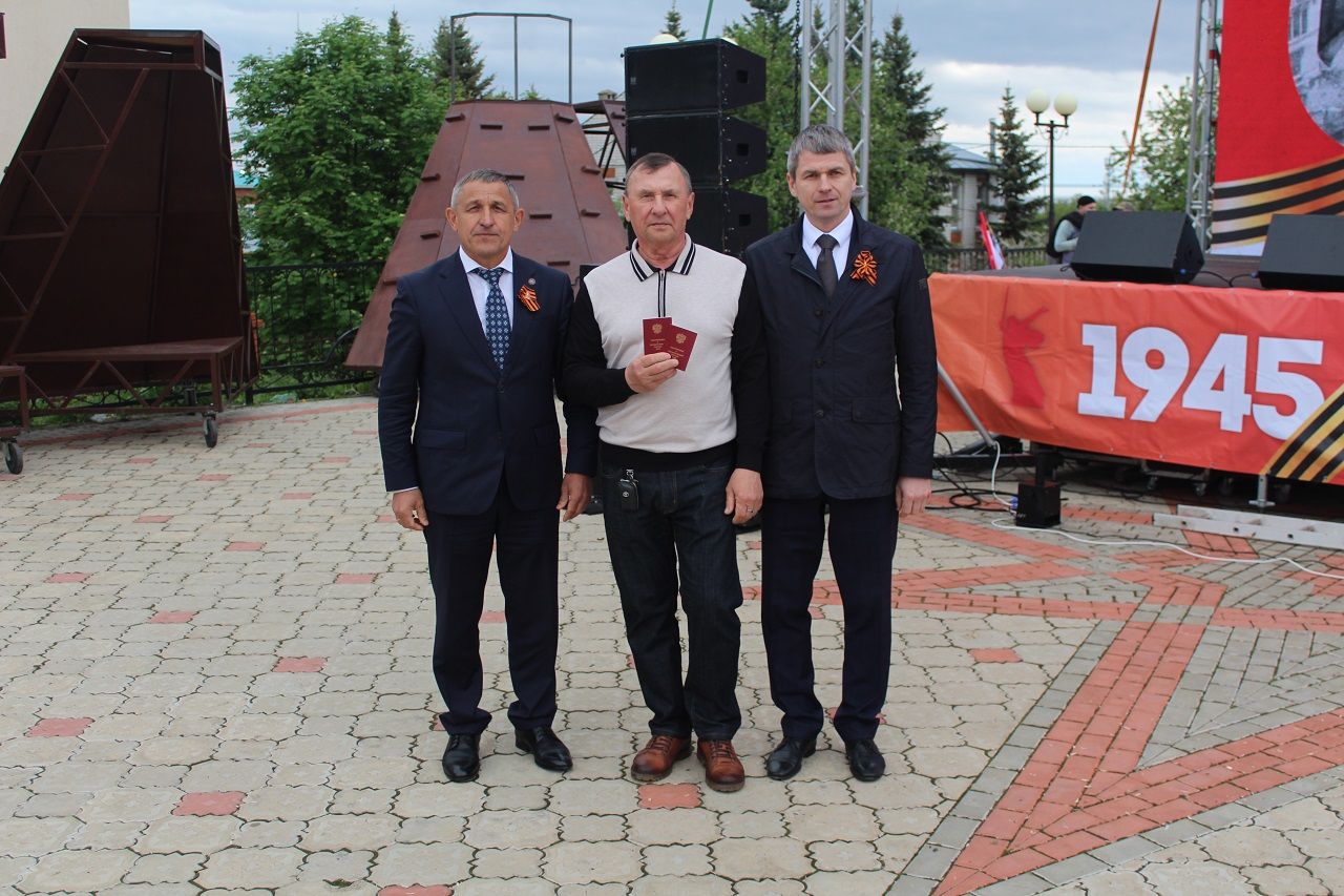 Внук участника Великой Отечественной войны из Лаишевского района получил награду деда