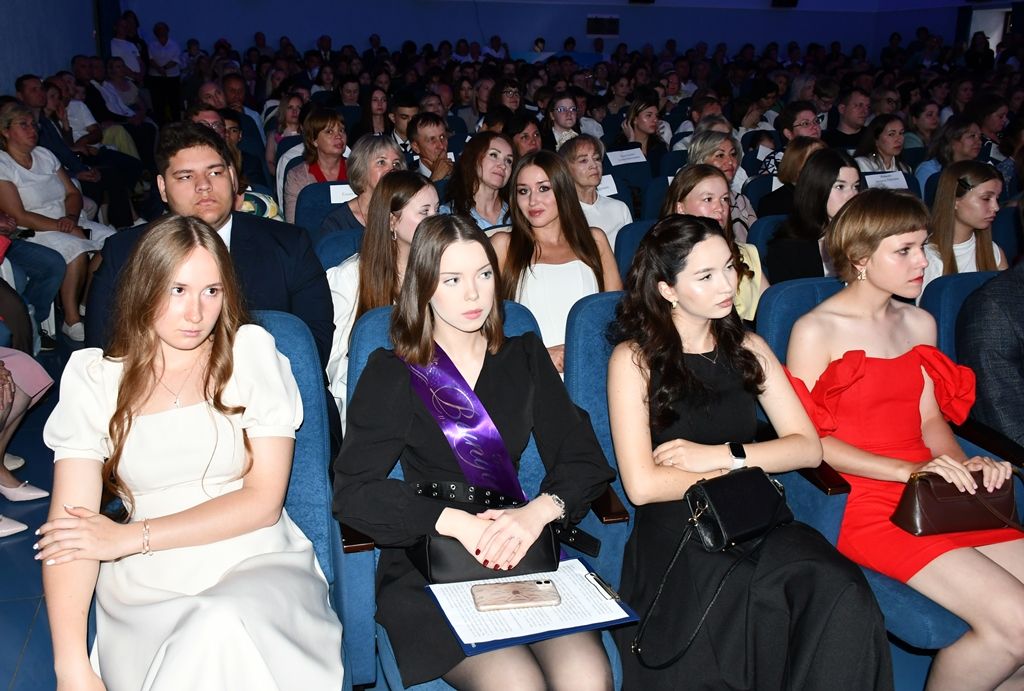 Выпускники Лаишевского района: золотые медалисты