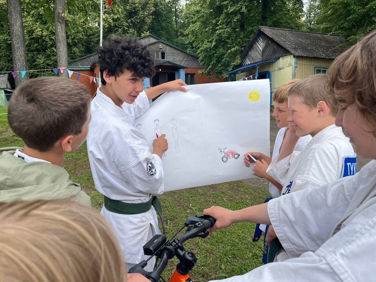 В лаишевском лагере «Липки» прошла интерактивная игра «Честные правила»