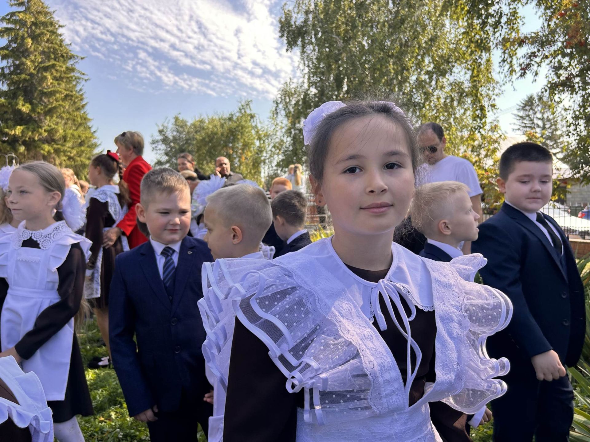 Лаешның 2нче мәктәбендә Белем көнен каршыладылар