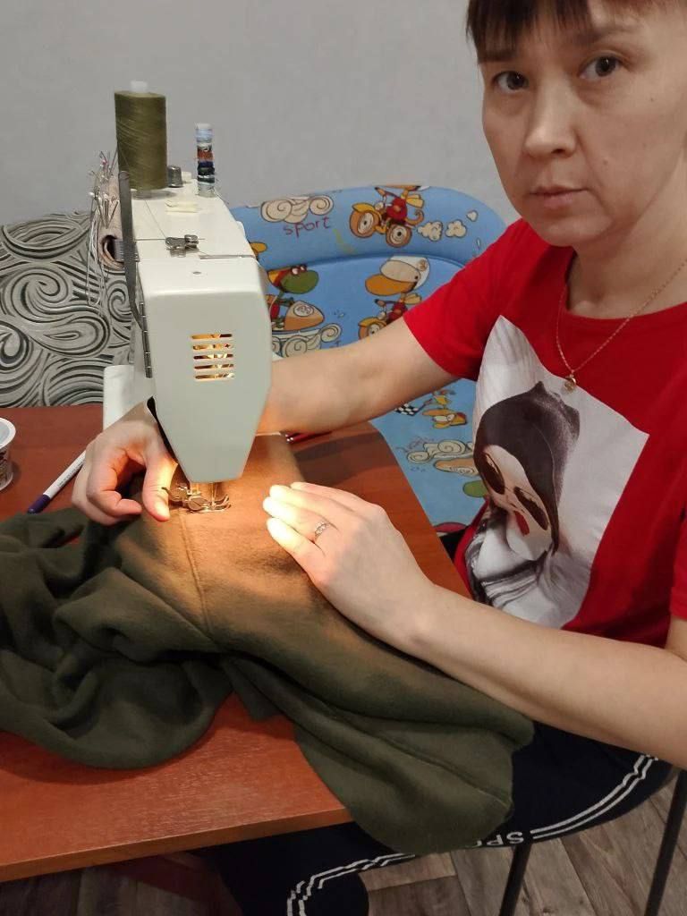 «С заботой о наших защитниках»: сотрудники Нармонского детского сада помогают бойцам СВО