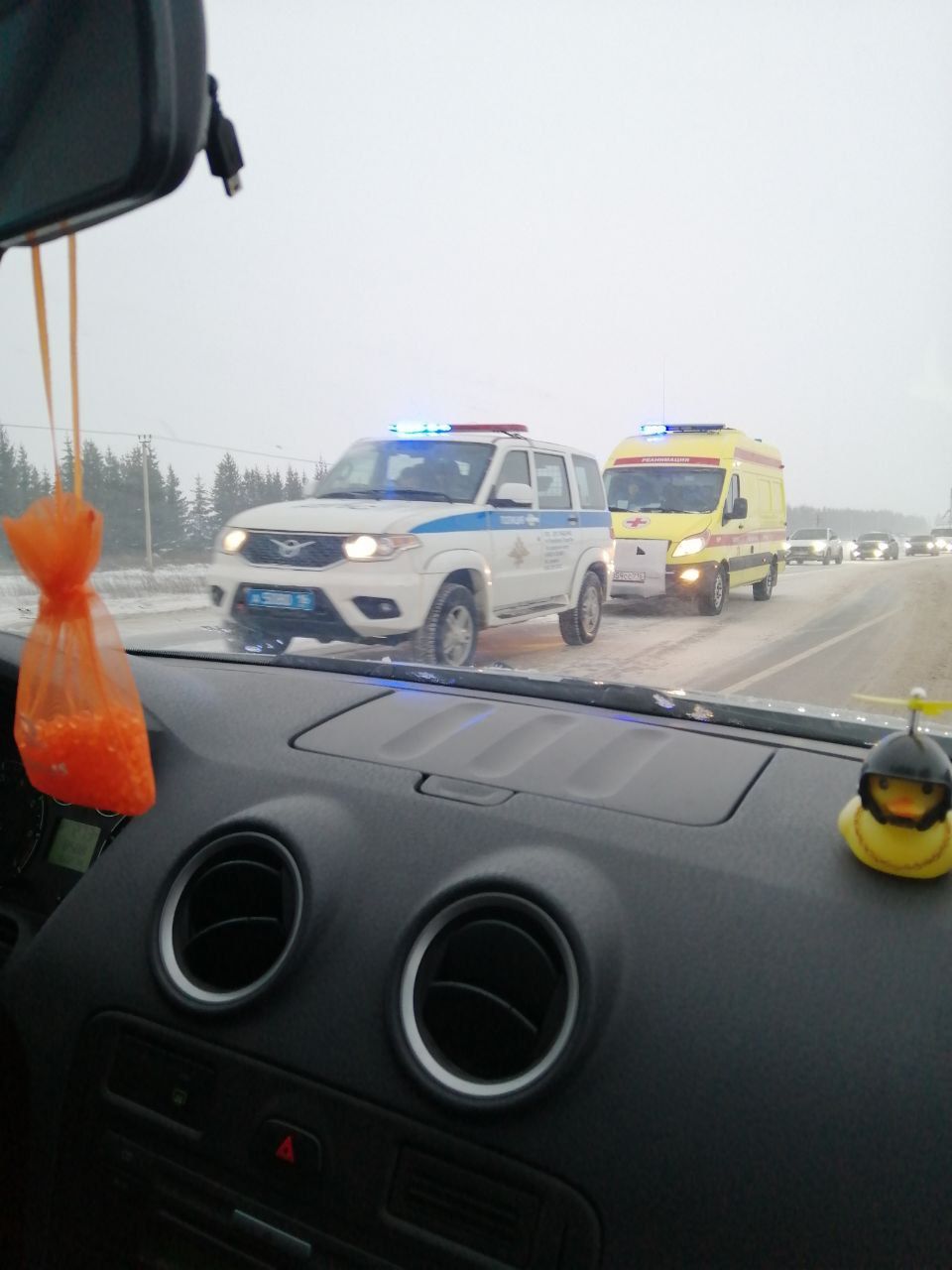 Серьезная авария на Оренбургском тракте: просьба к водителям быть внимательнее