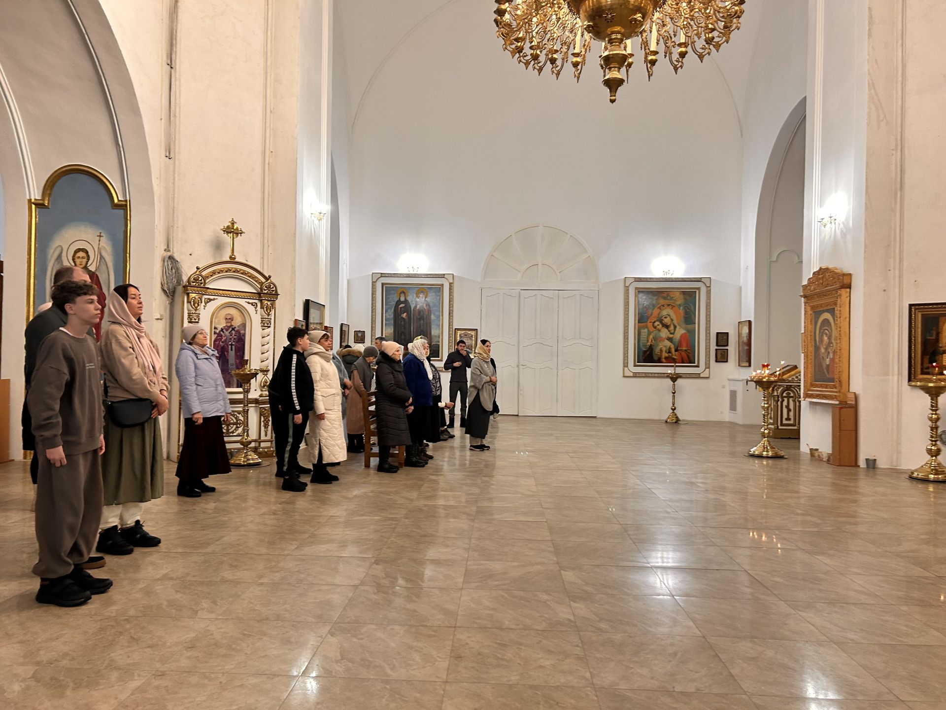 Лаишевские храмы встретили Рождество Христово торжественными богослужениями