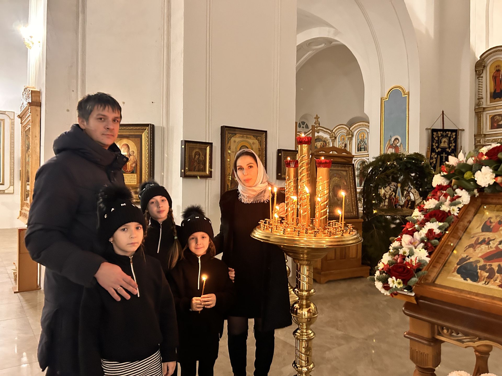 Лаишевские храмы встретили Рождество Христово торжественными богослужениями