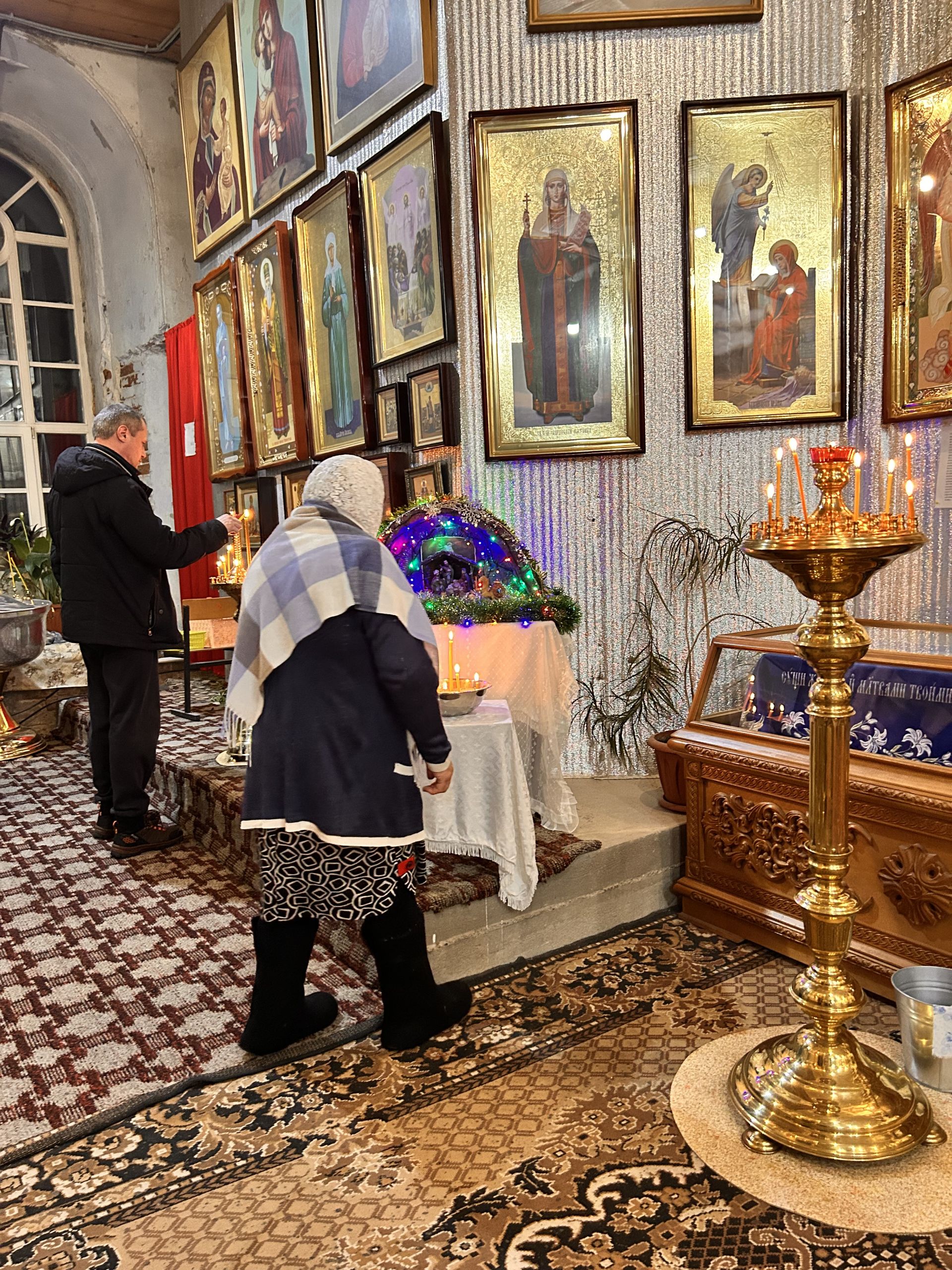 Лаишевские храмы встретили Рождество Христово торжественными богослужениями