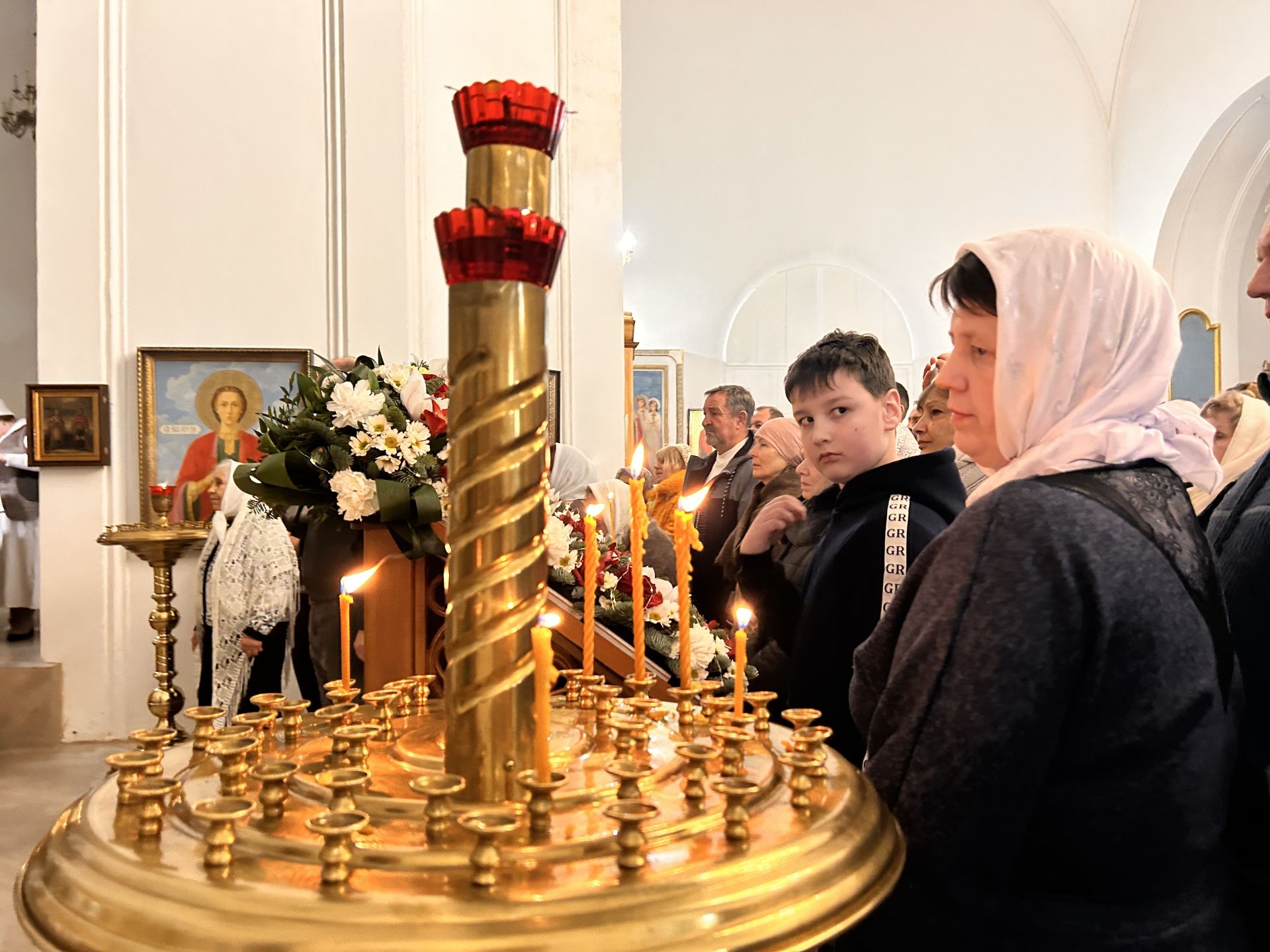 Лаишевские храмы встретили Рождество Христово торжественными богослужениями