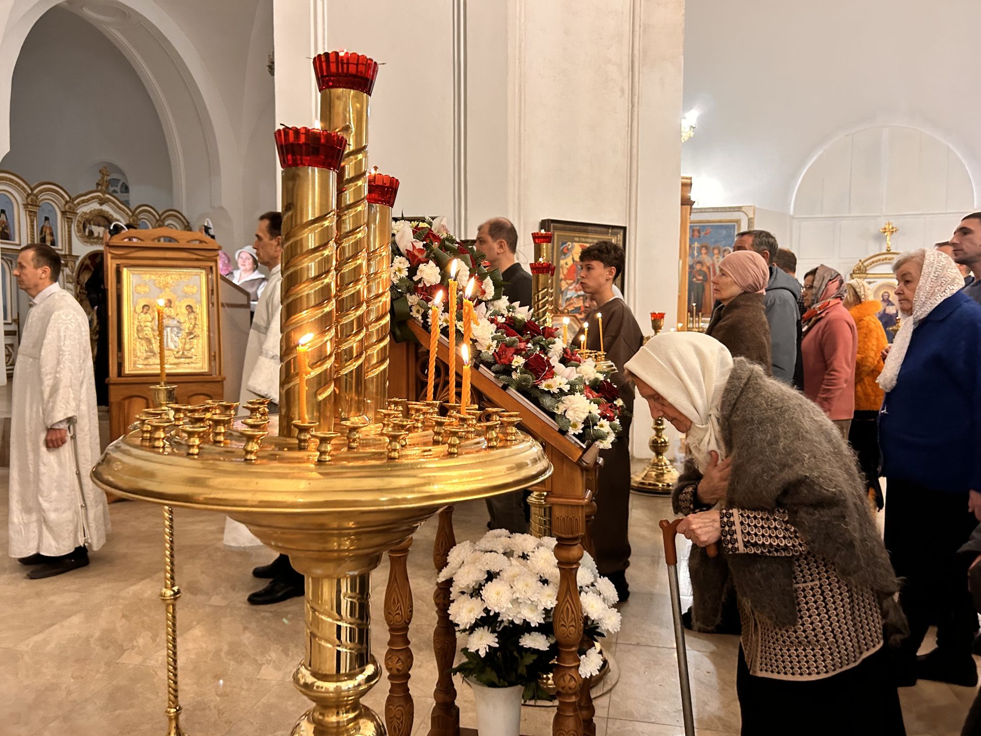 Лаишевские храмы встретили Рождество Христово торжественными богослужениями
