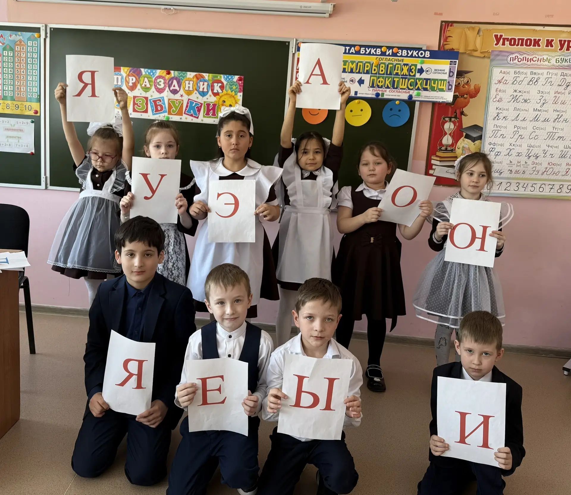 Хезмәтенә күңел җылысын салган укытучы