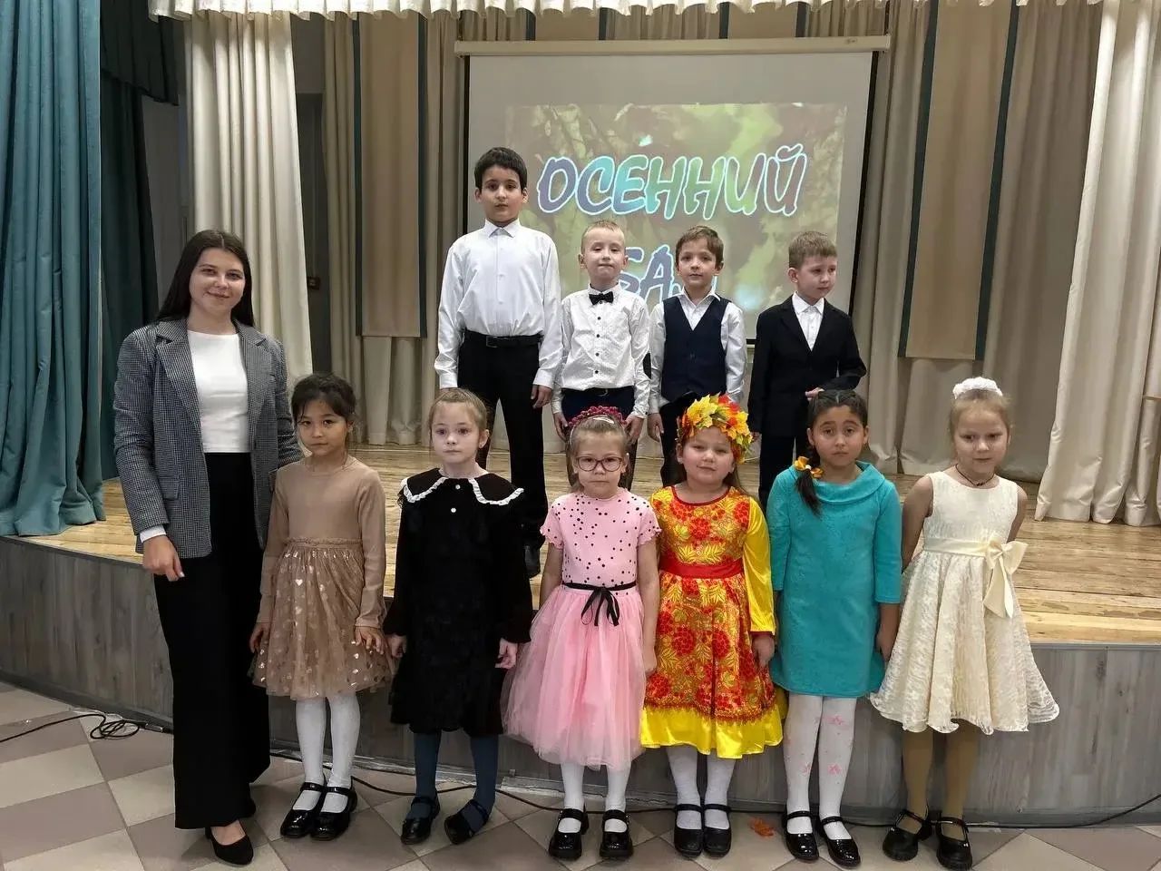 Хезмәтенә күңел җылысын салган укытучы