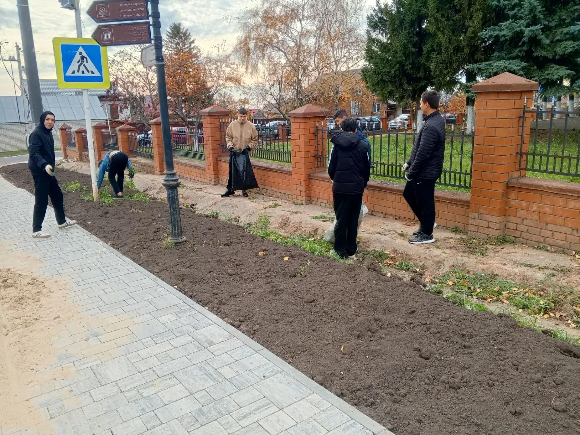 Продолжаем делиться атмосферой городского субботника